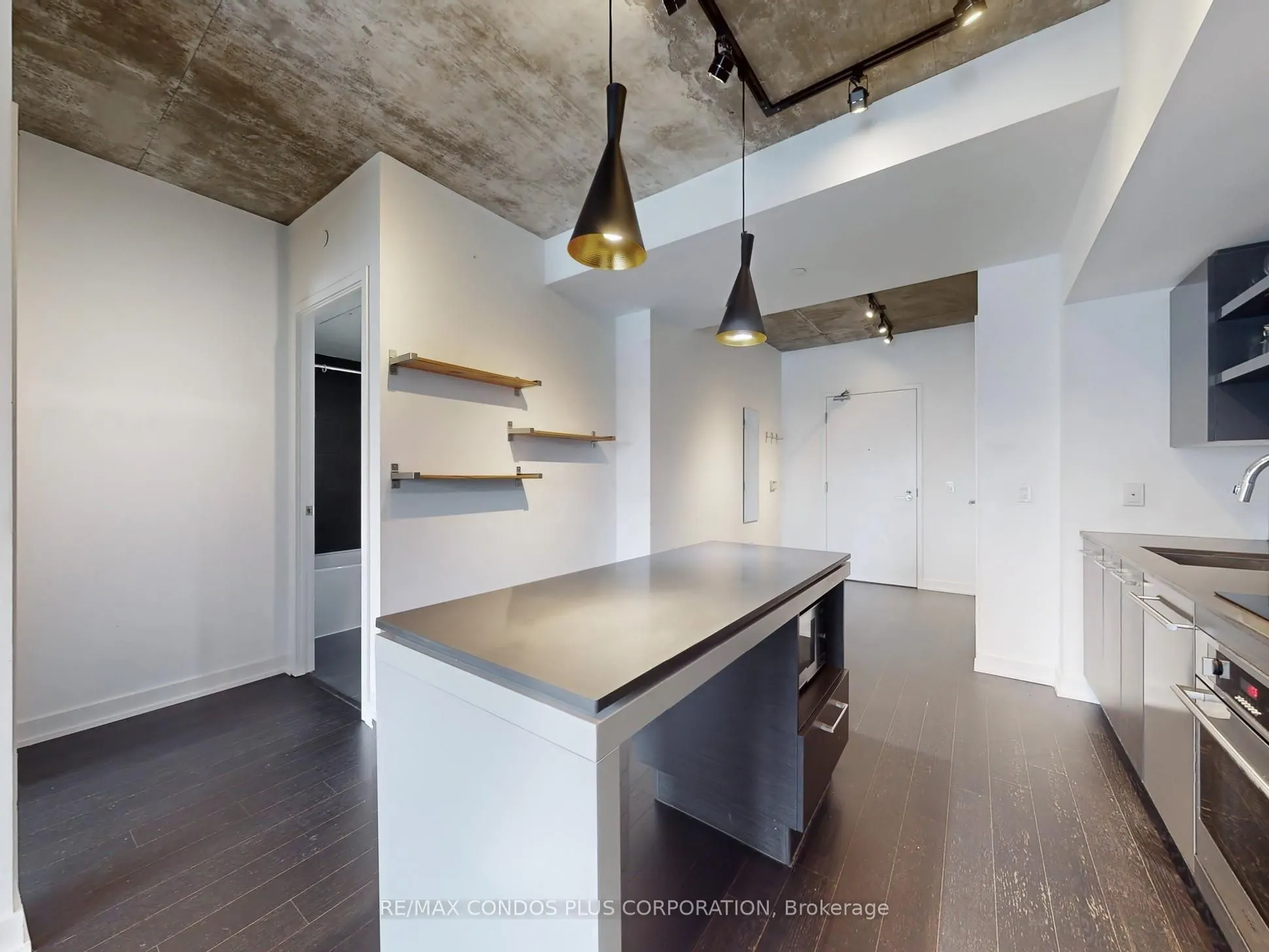 1030 King Street W, #706