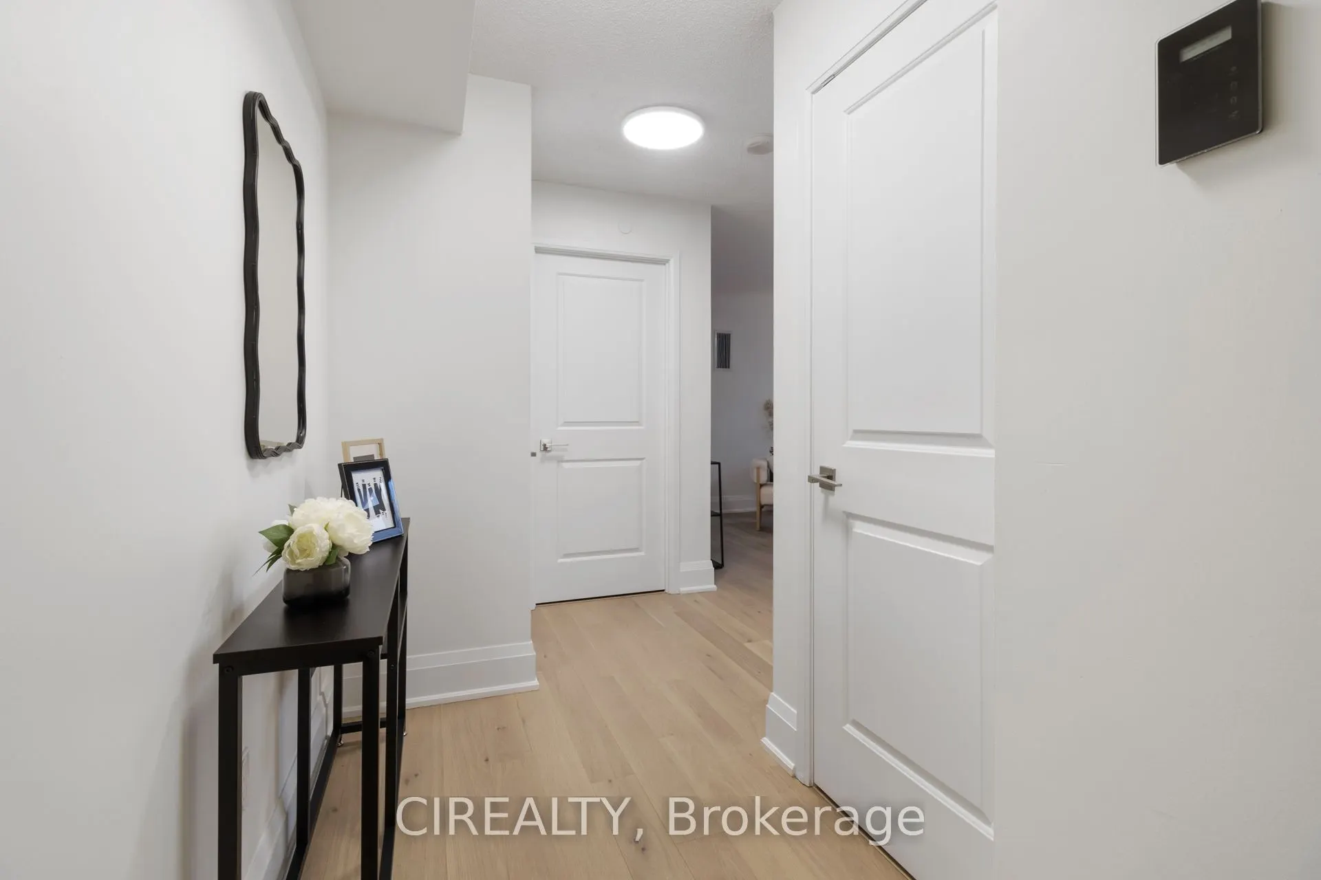 88 Sheppard Avenue E, #810