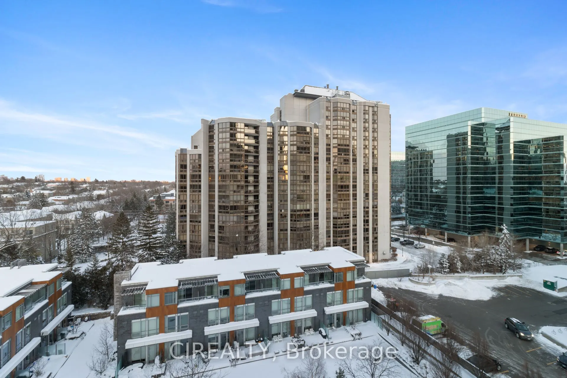88 Sheppard Avenue E, #810
