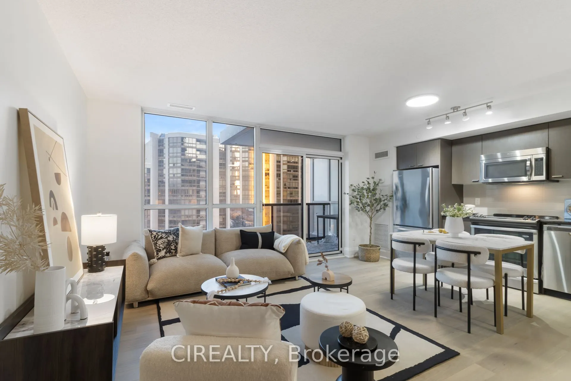 88 Sheppard Avenue E, #810