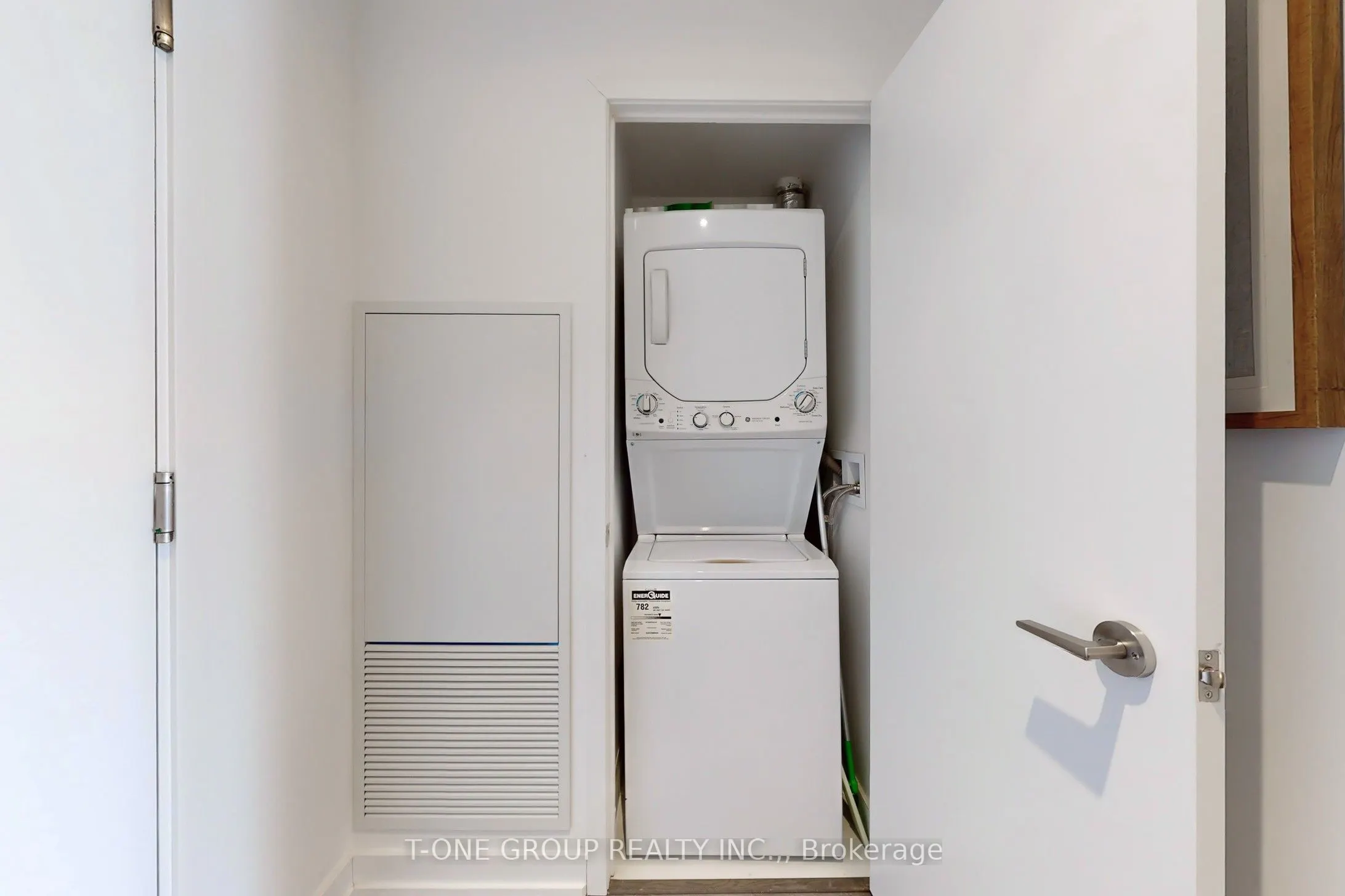 20 Edward Street, #1712