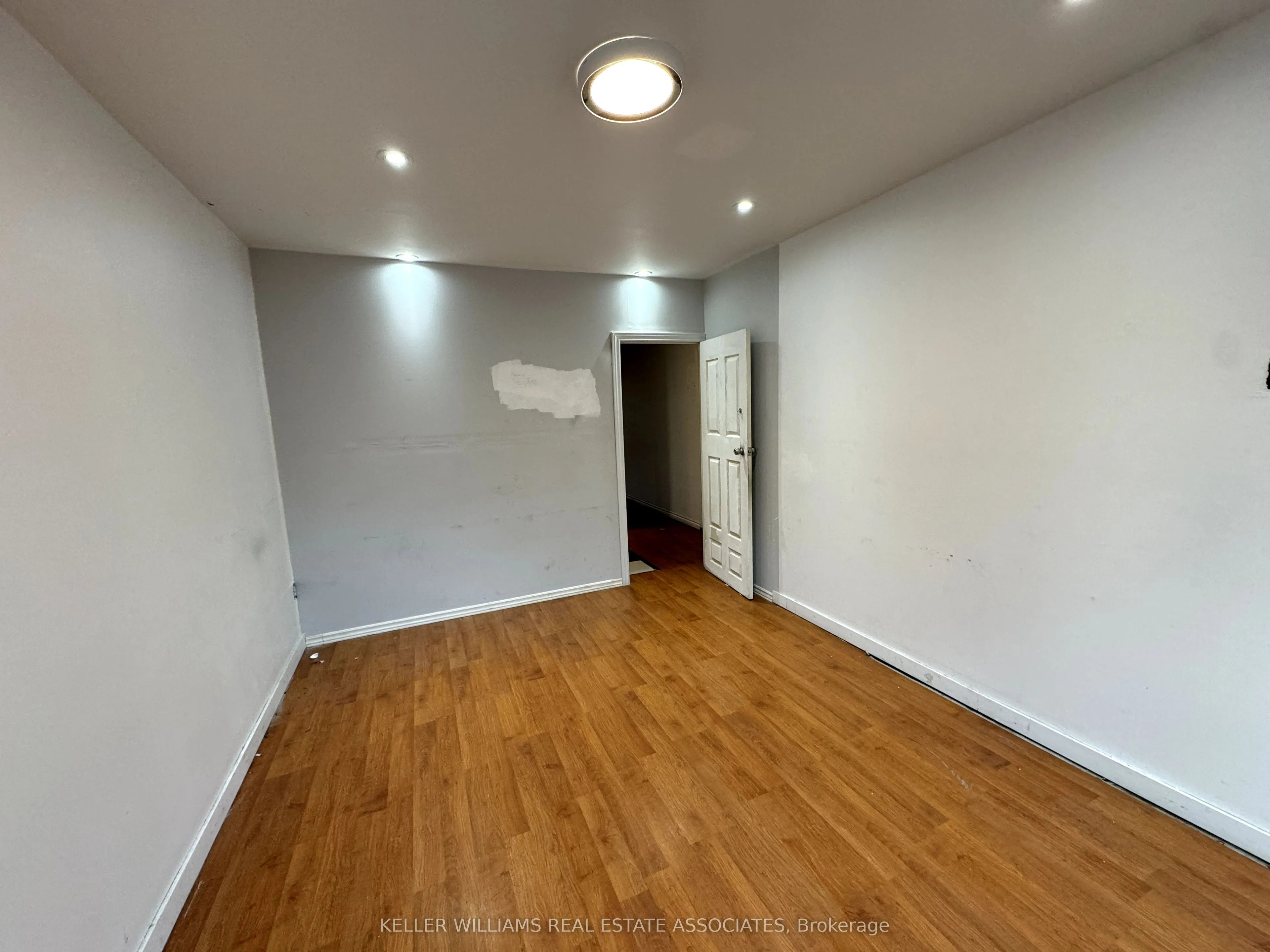 452 Queen Street W, #Third floor