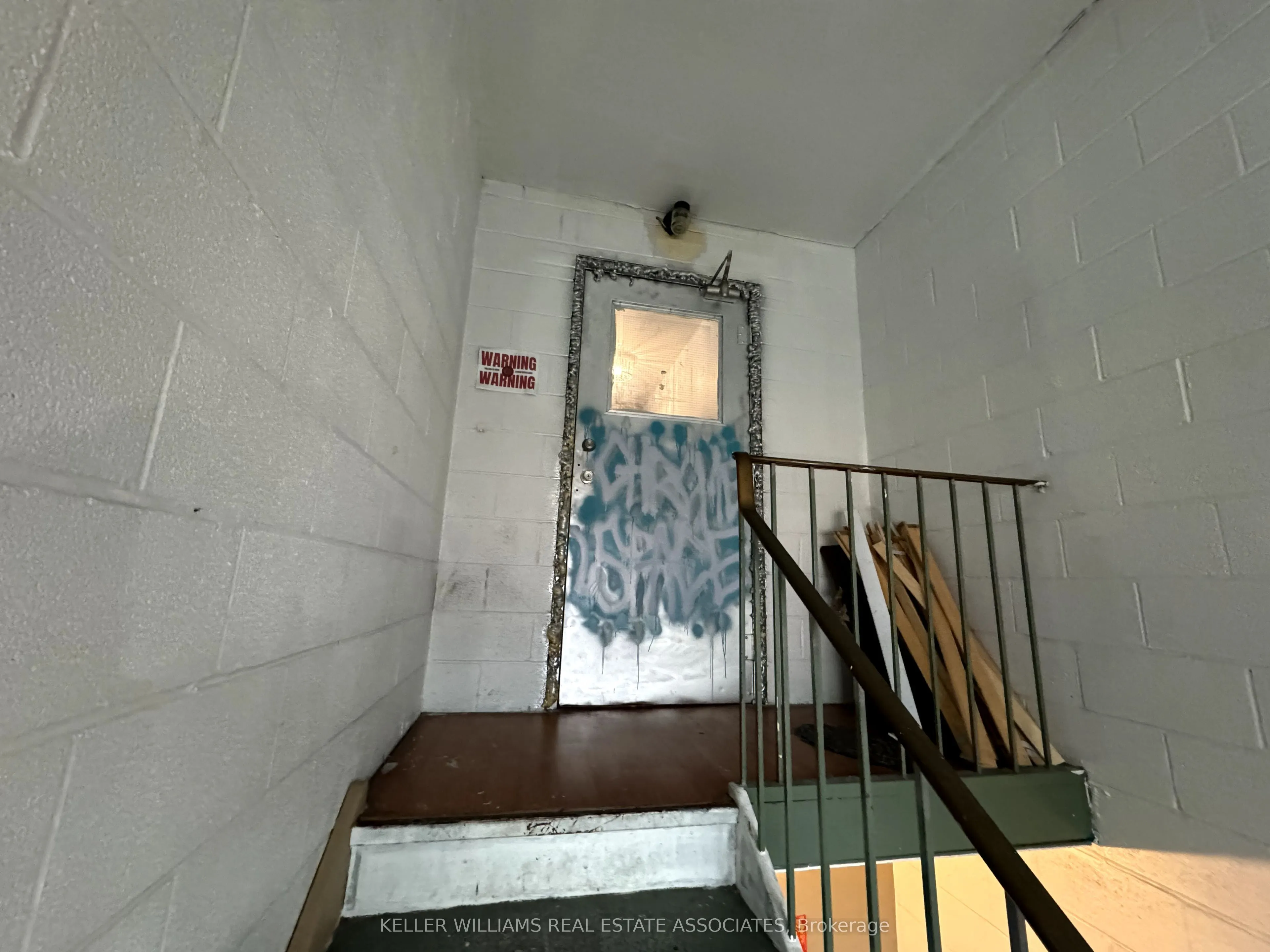 452 Queen Street W, #Third floor
