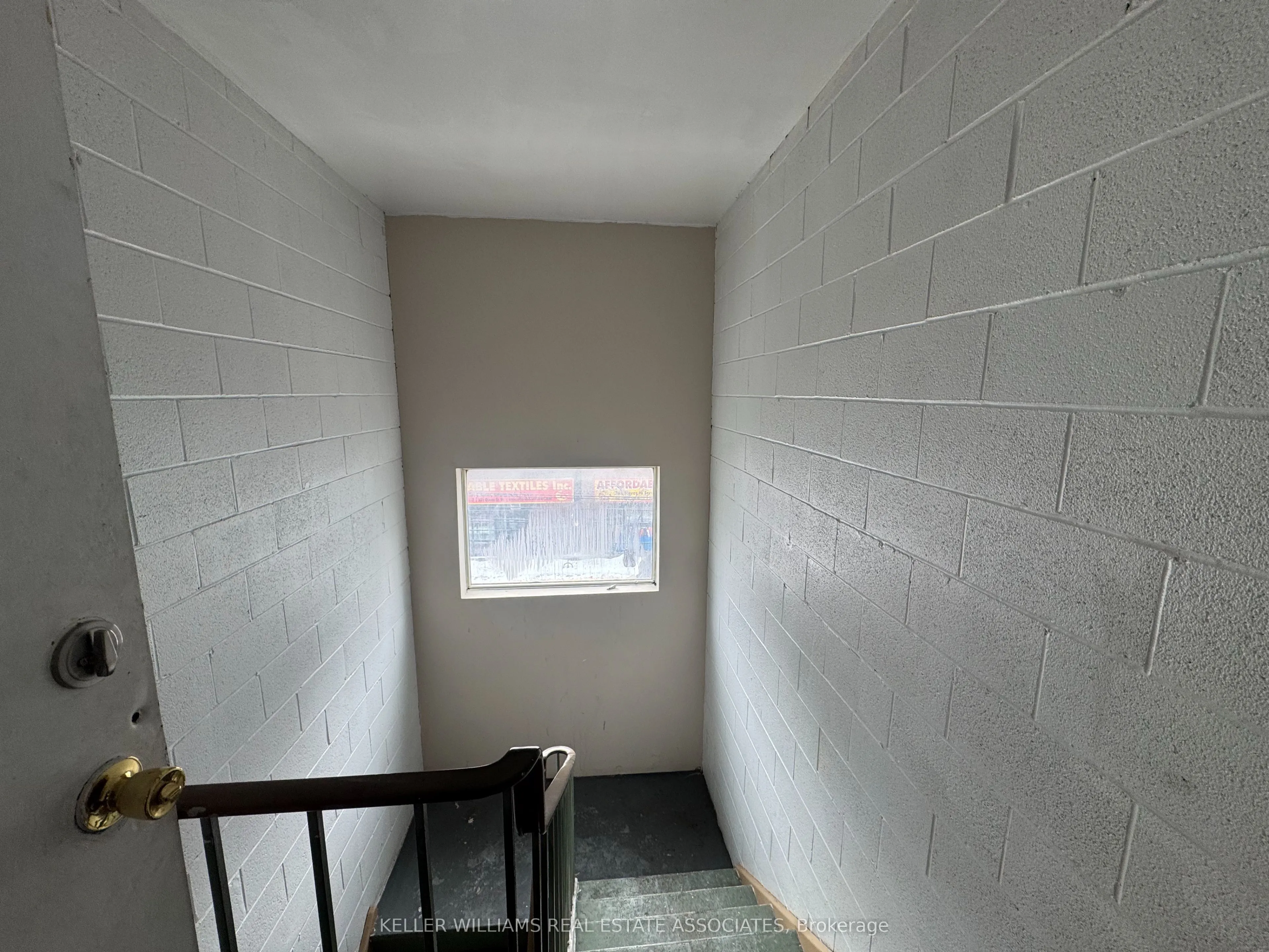452 Queen Street W, #Third floor