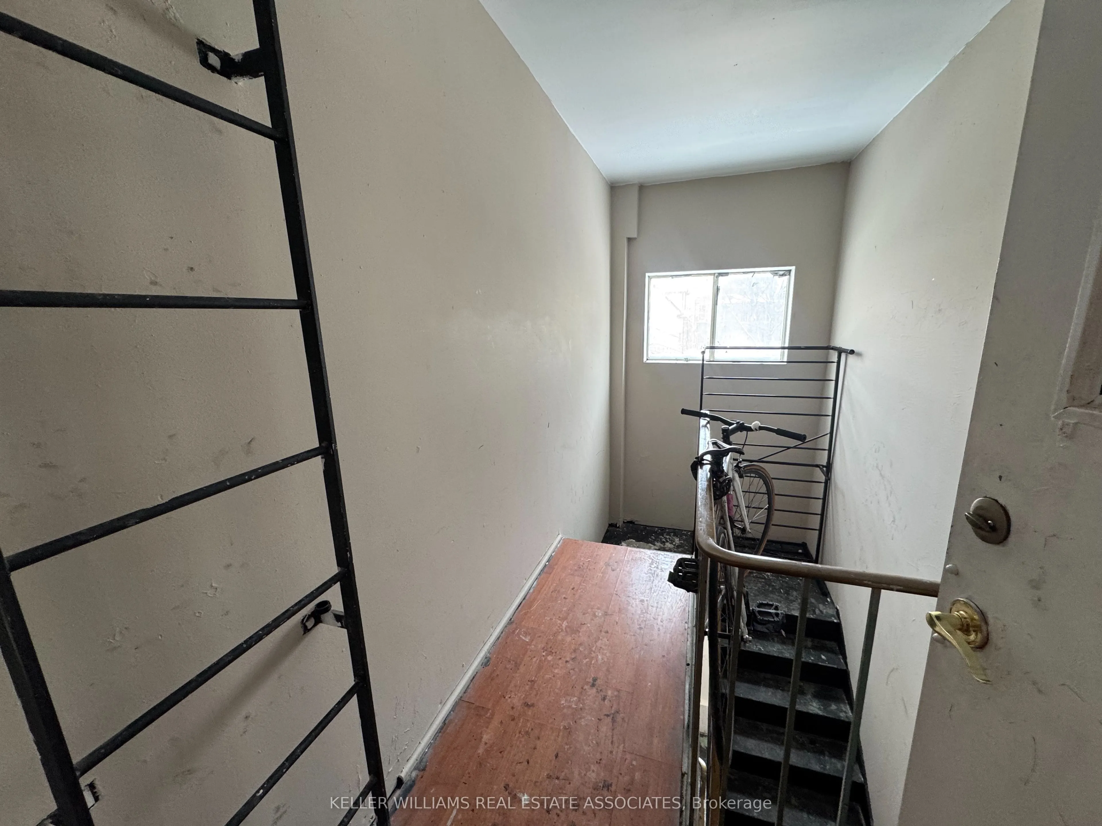 452 Queen Street W, #Third floor