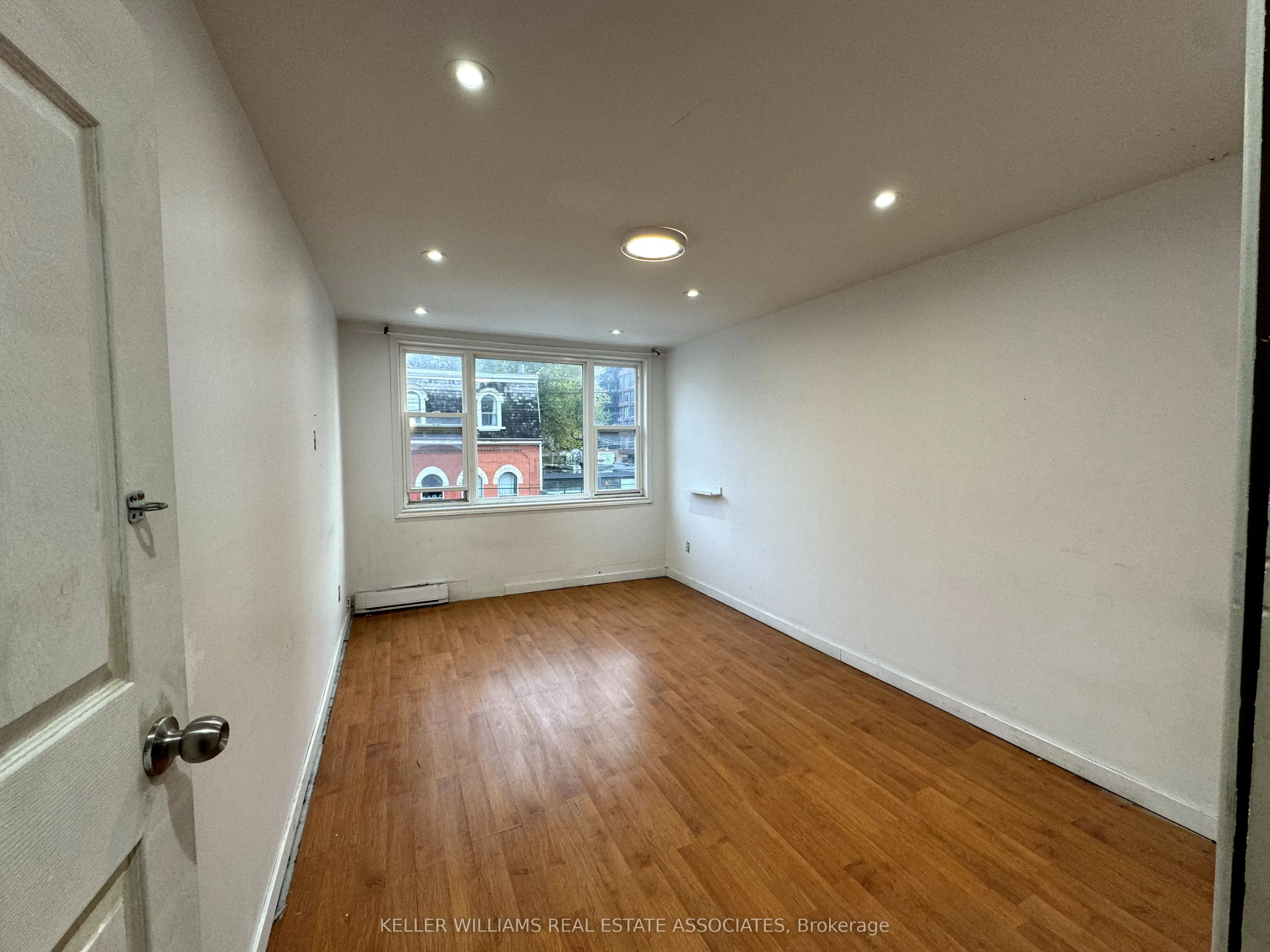 452 Queen Street W, #Third floor