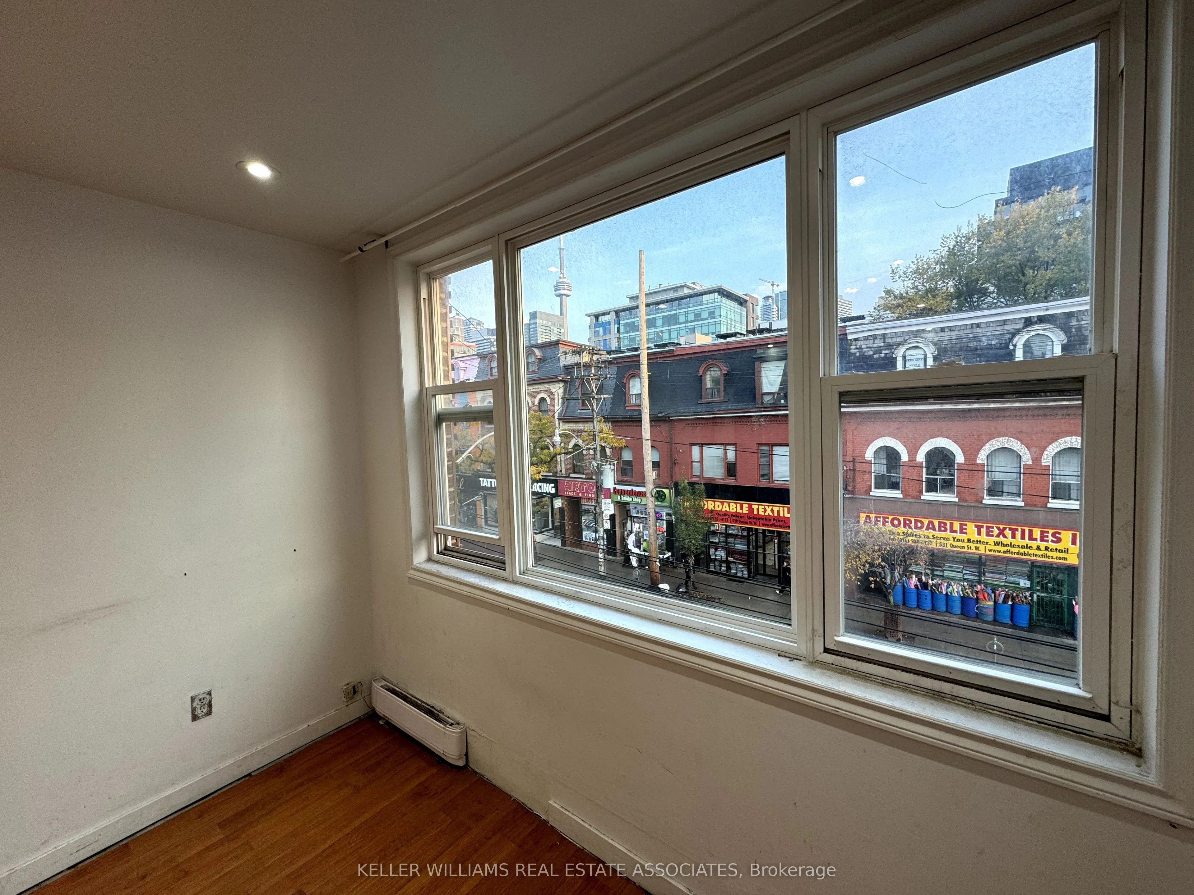 452 Queen Street W, #Third floor