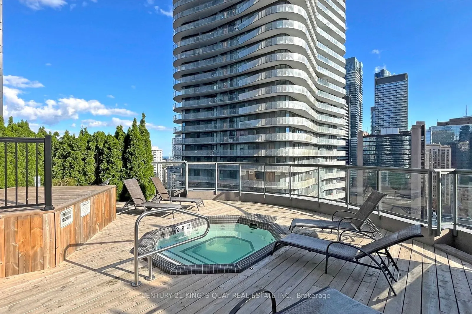 24 Wellesley Street W, #1407