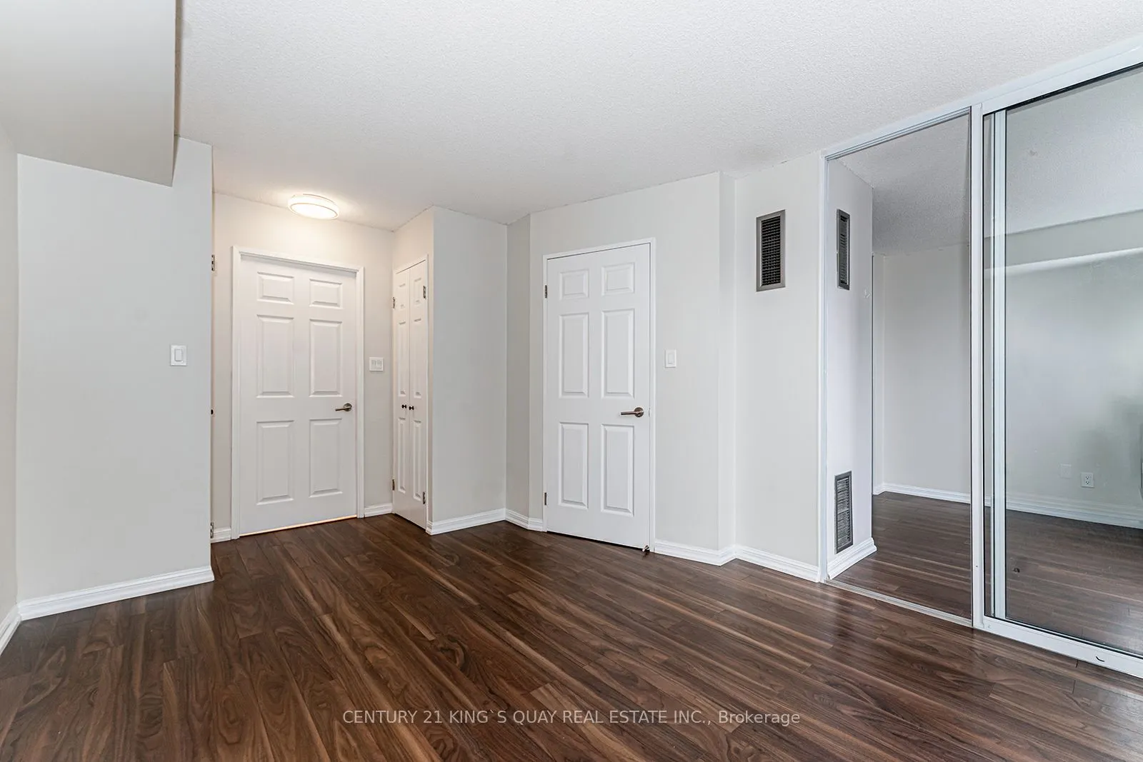 24 Wellesley Street W, #1407