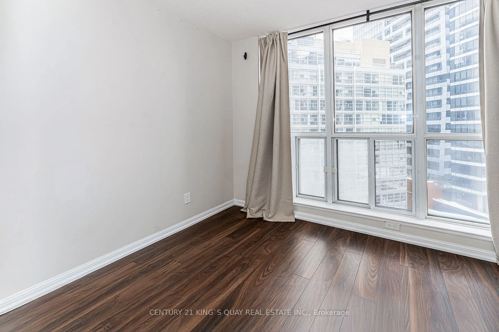 24 Wellesley Street W, #1407