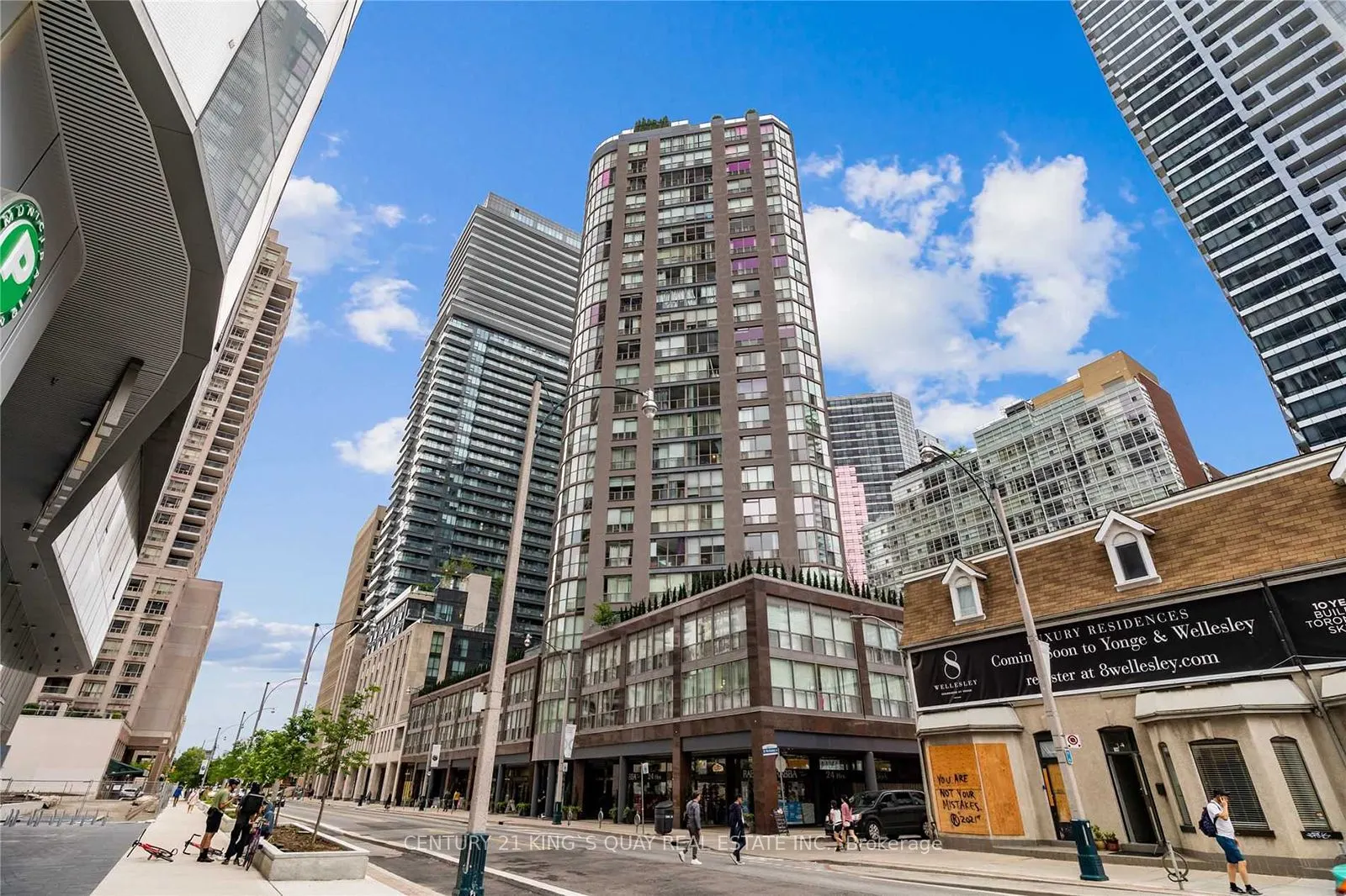 24 Wellesley Street W, #1407