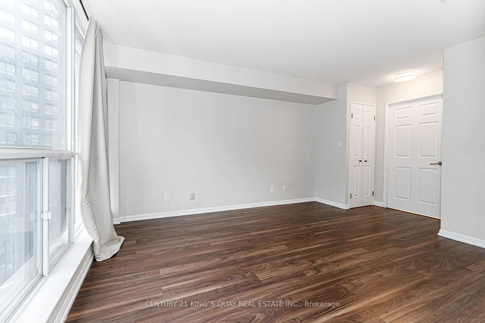 24 Wellesley Street W, #1407