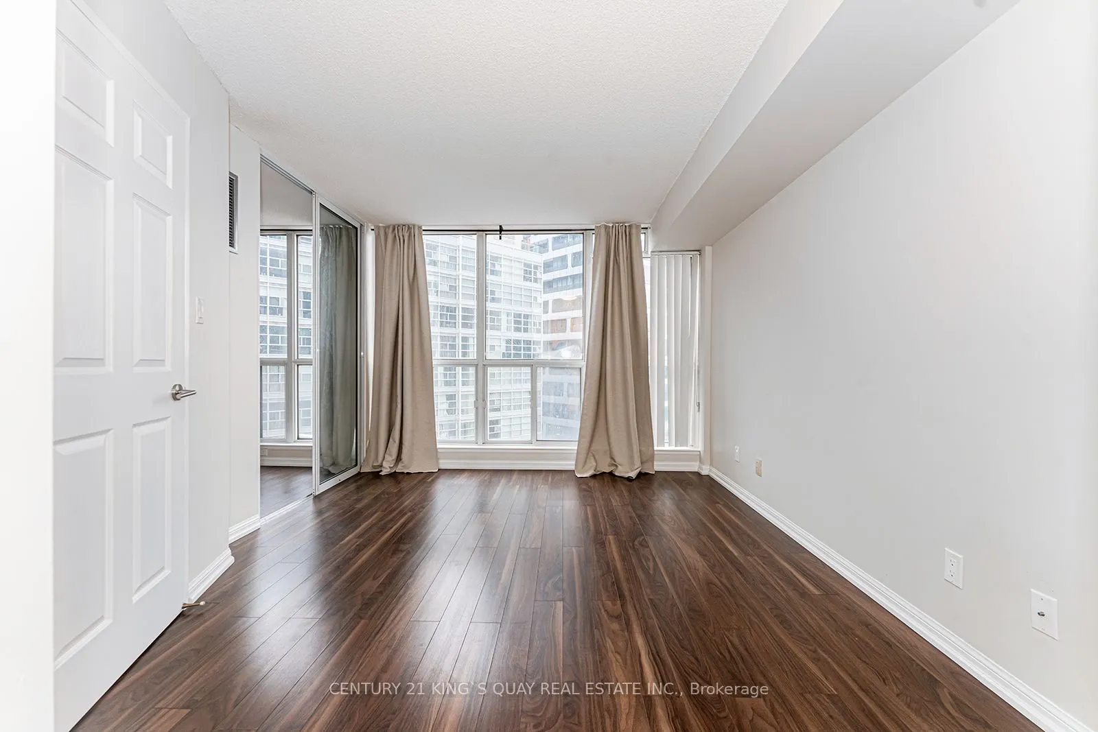 24 Wellesley Street W, #1407