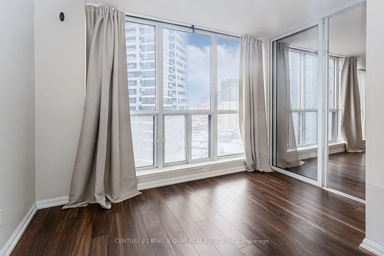 24 Wellesley Street W, #1407