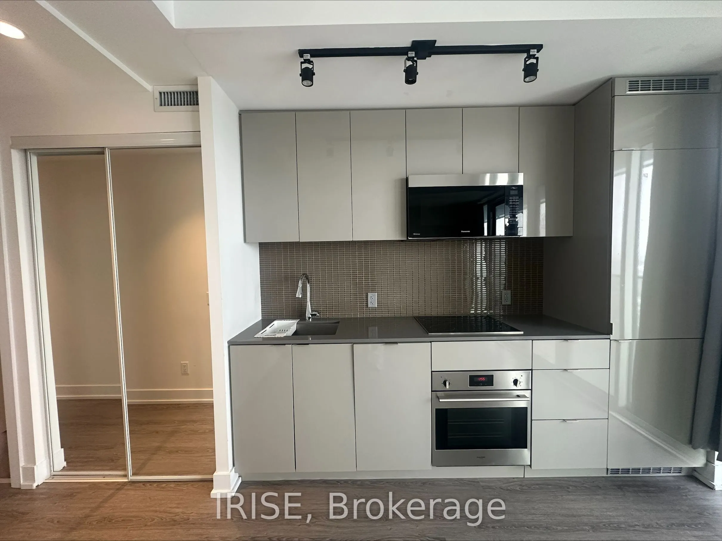 7 Grenville Street, #5502