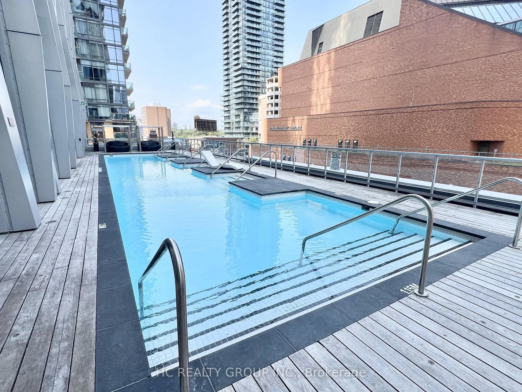 1 Yorkville Avenue #4512