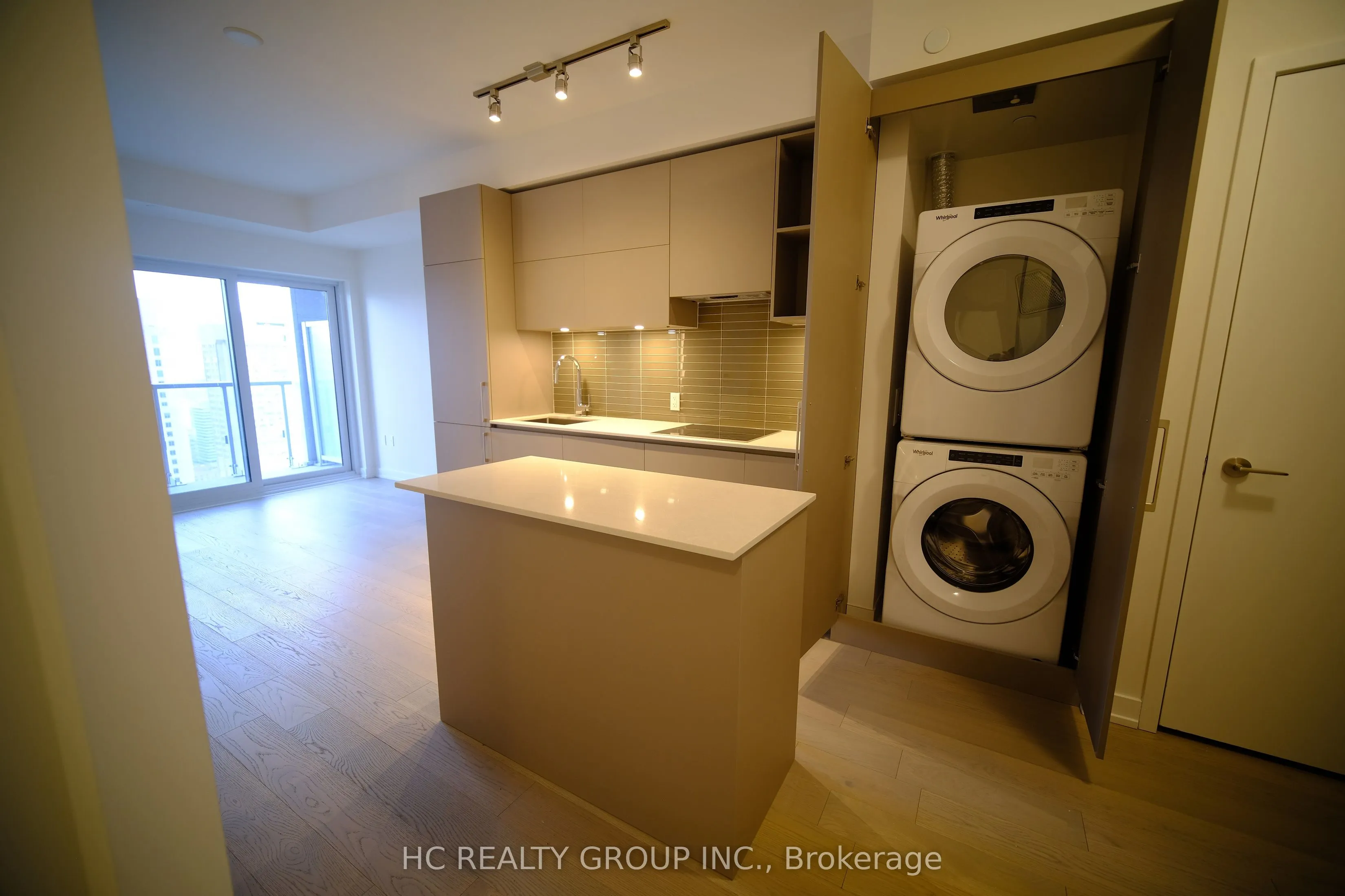 1 Yorkville Avenue #4512
