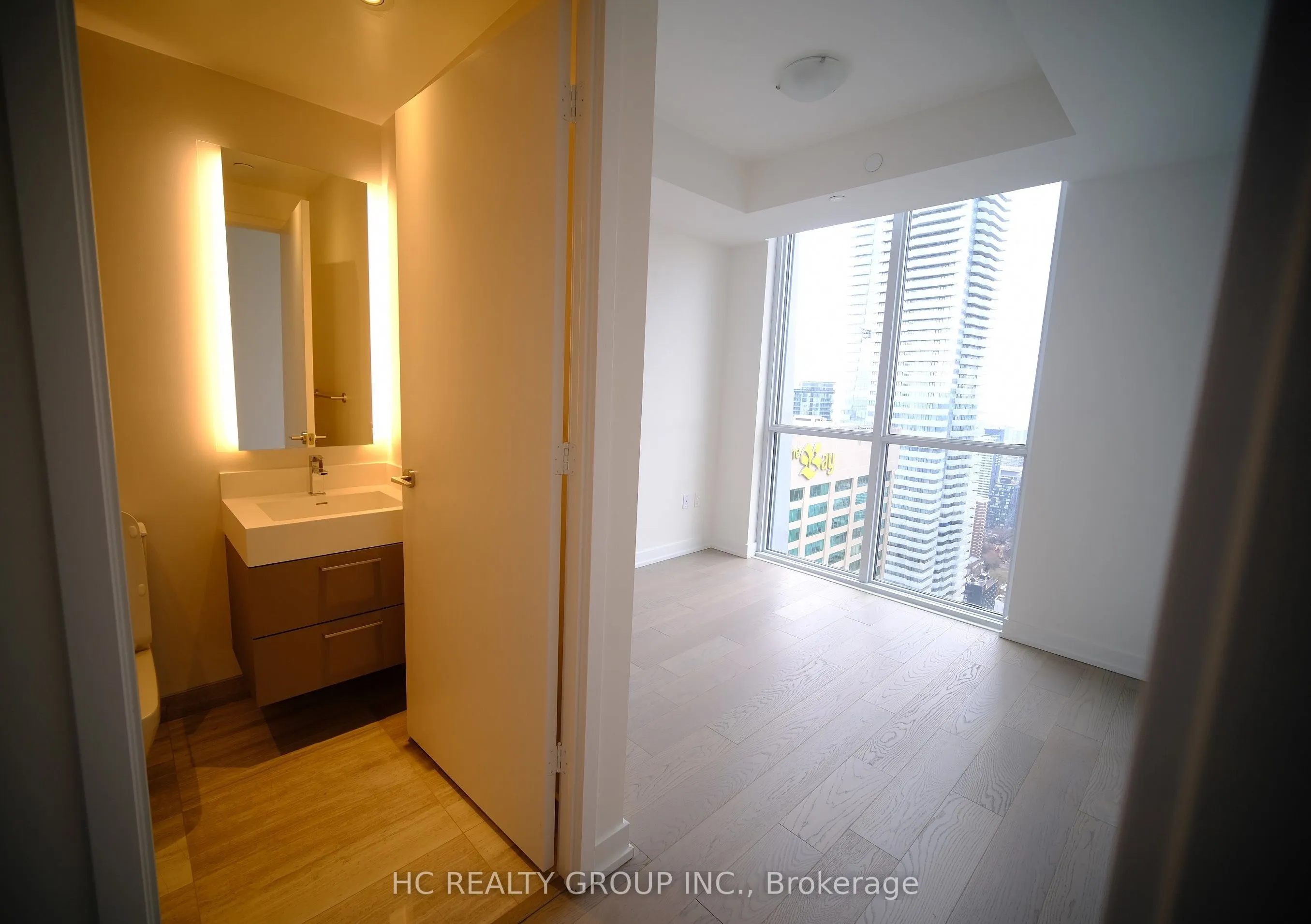 1 Yorkville Avenue #4512