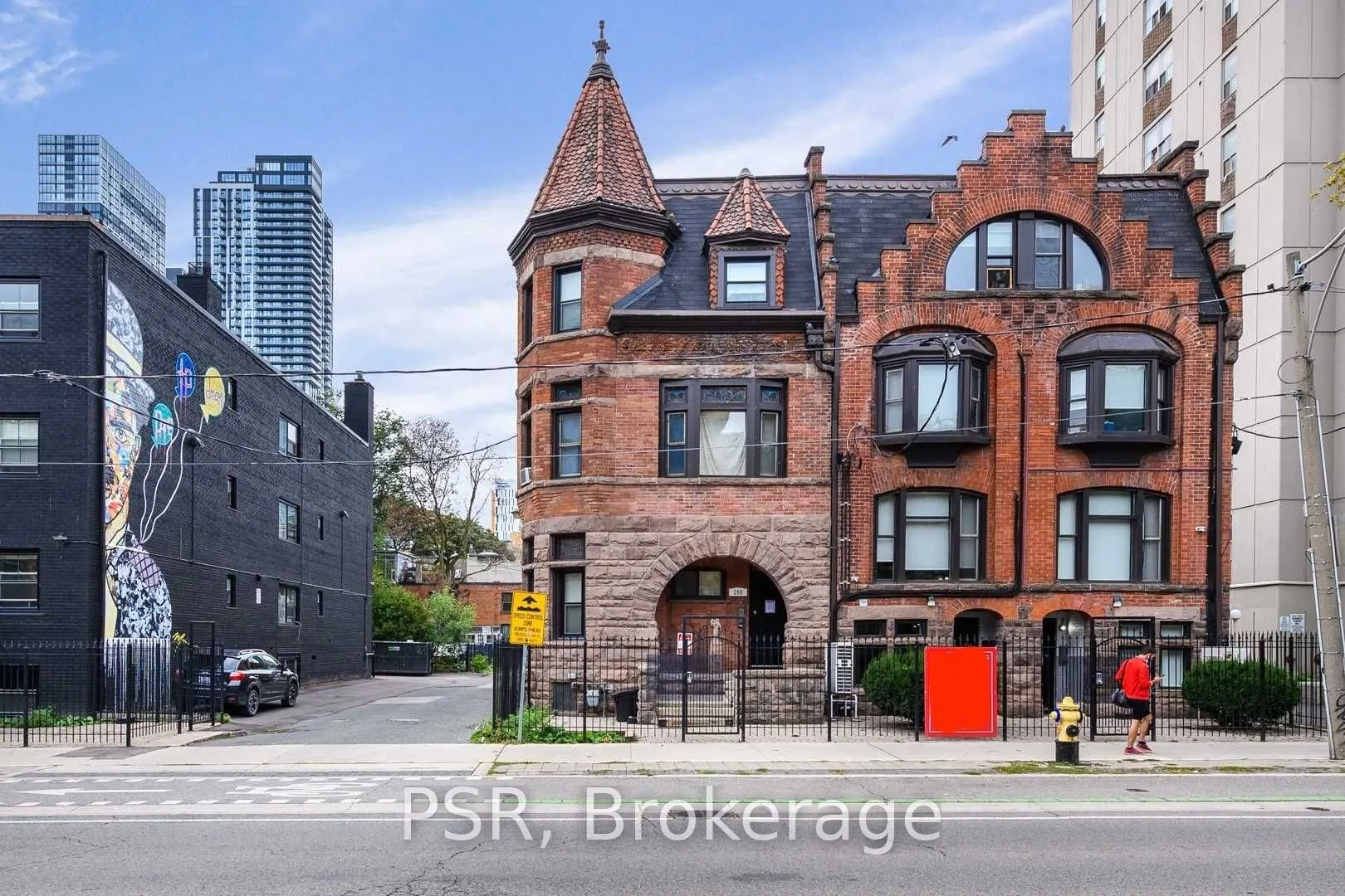 260 Sherbourne Street, #10