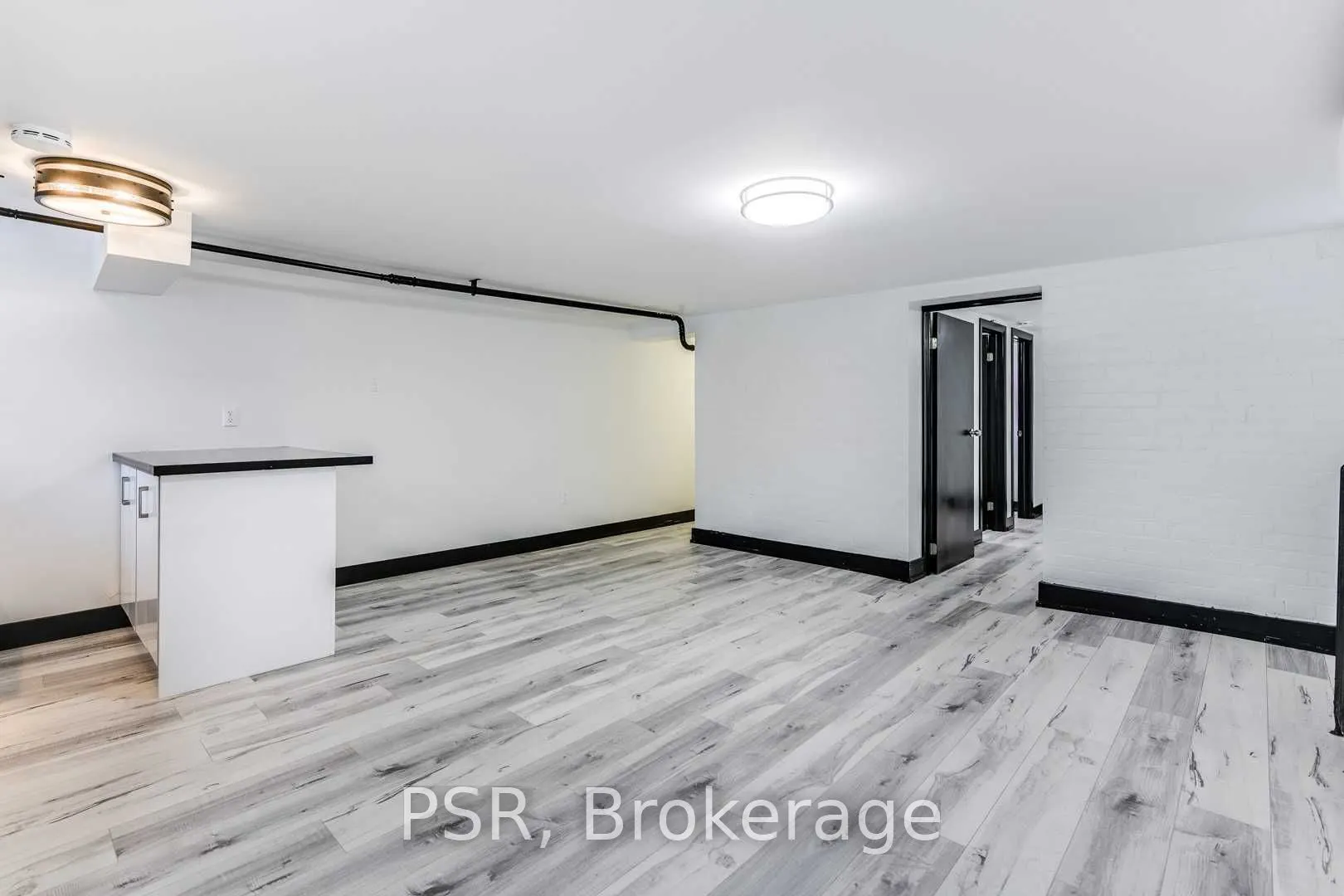 260 Sherbourne Street, #10