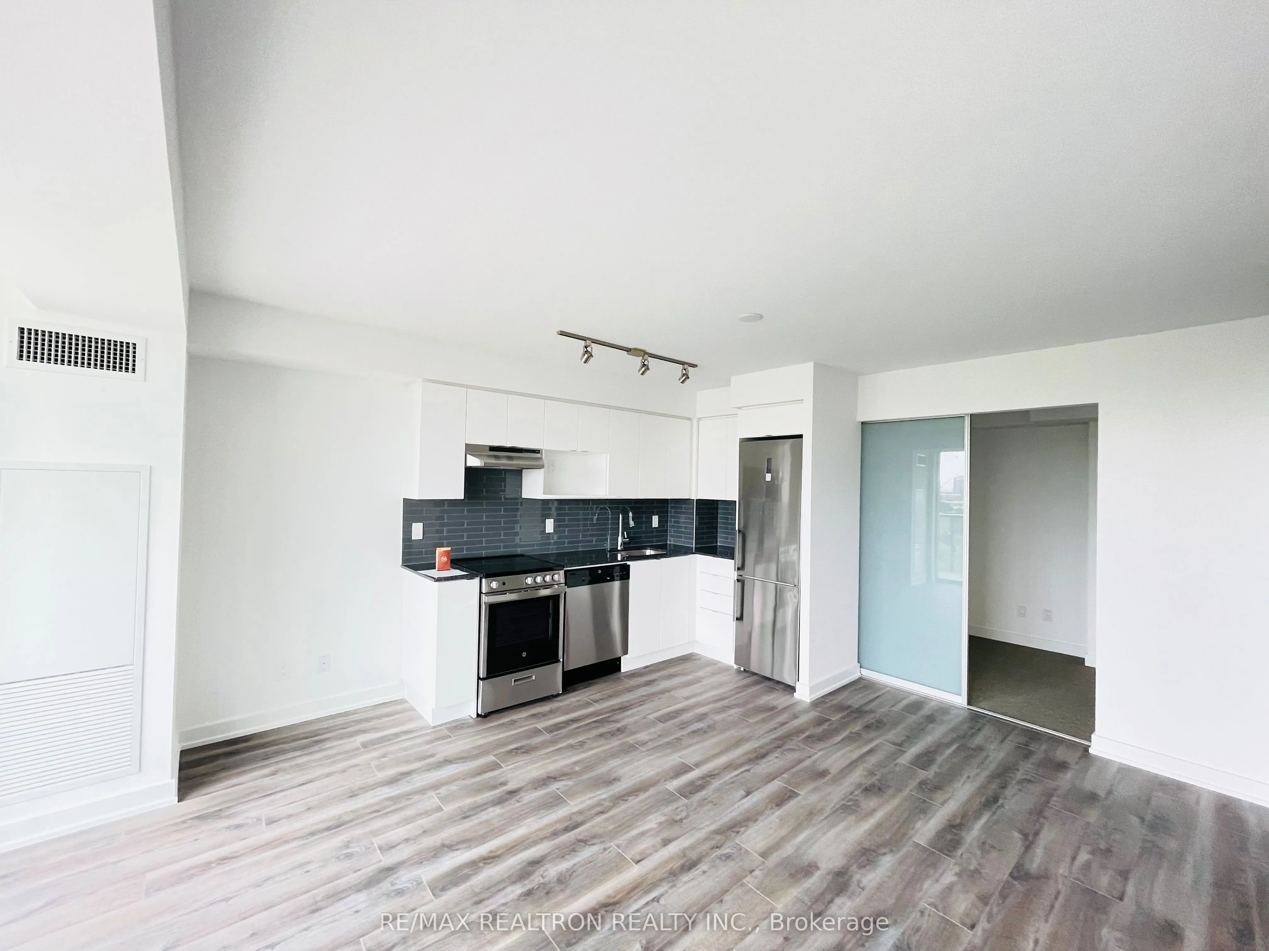 120 Varna Drive #1007