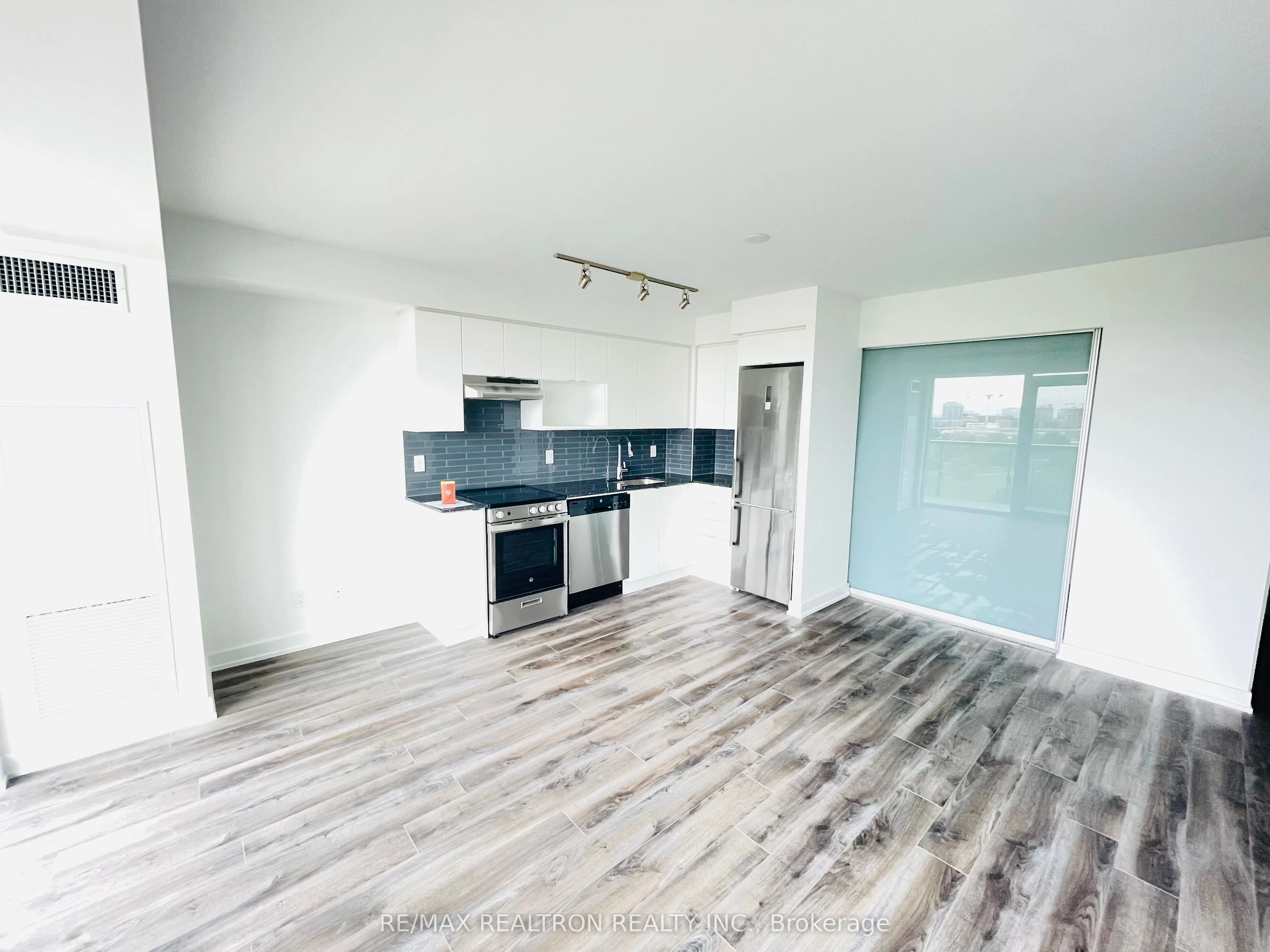 120 Varna Drive #1007