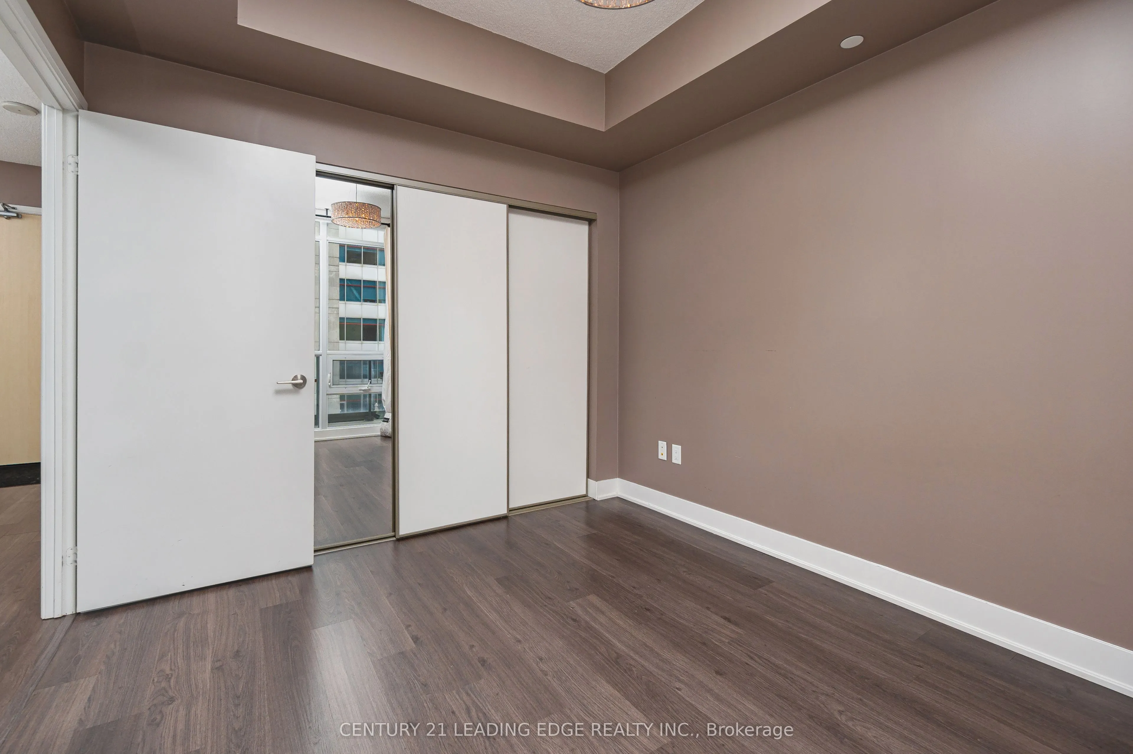 30 Roehampton Avenue, #506