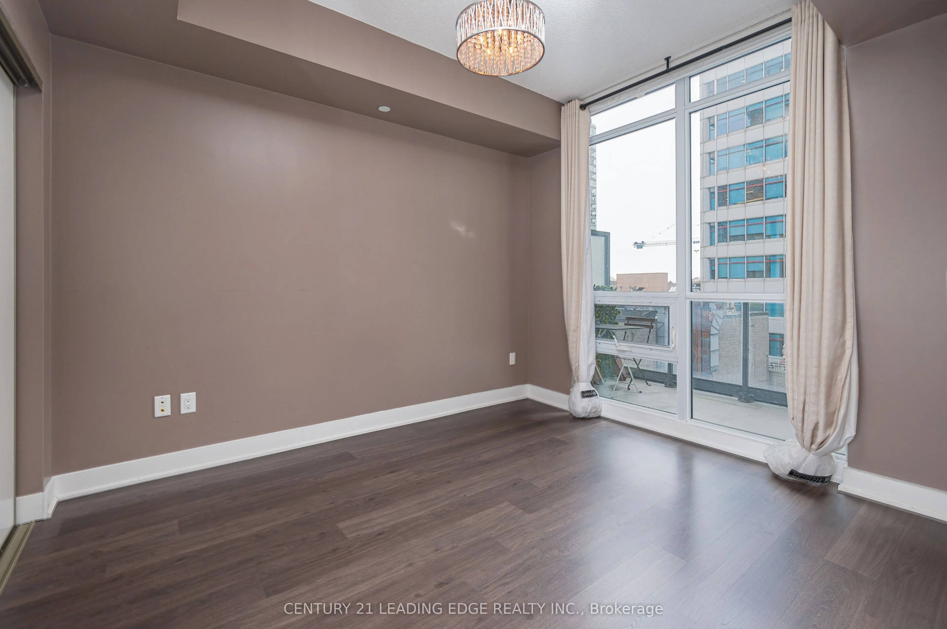 30 Roehampton Avenue, #506