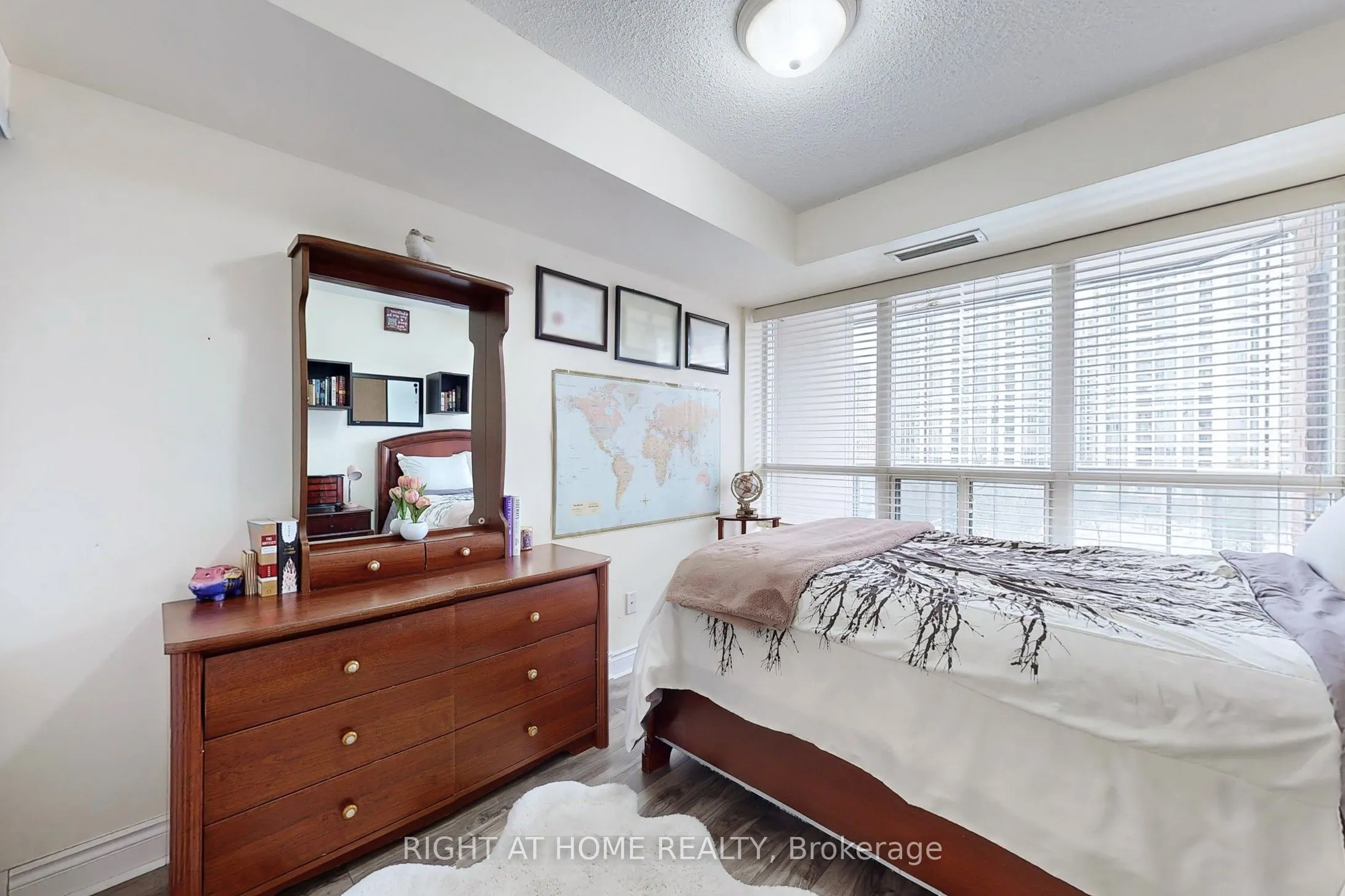 8 Mckee Avenue, #901