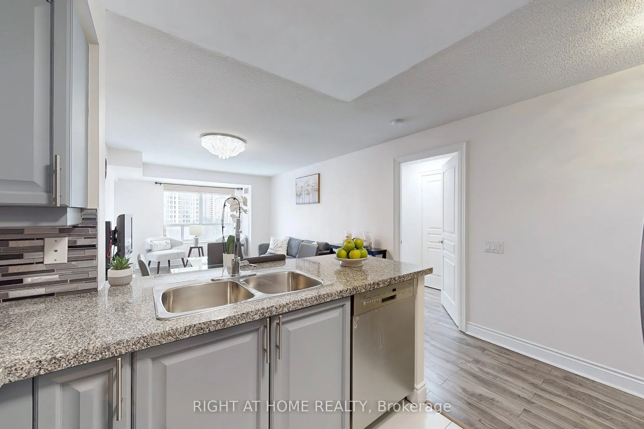 8 Mckee Avenue, #901