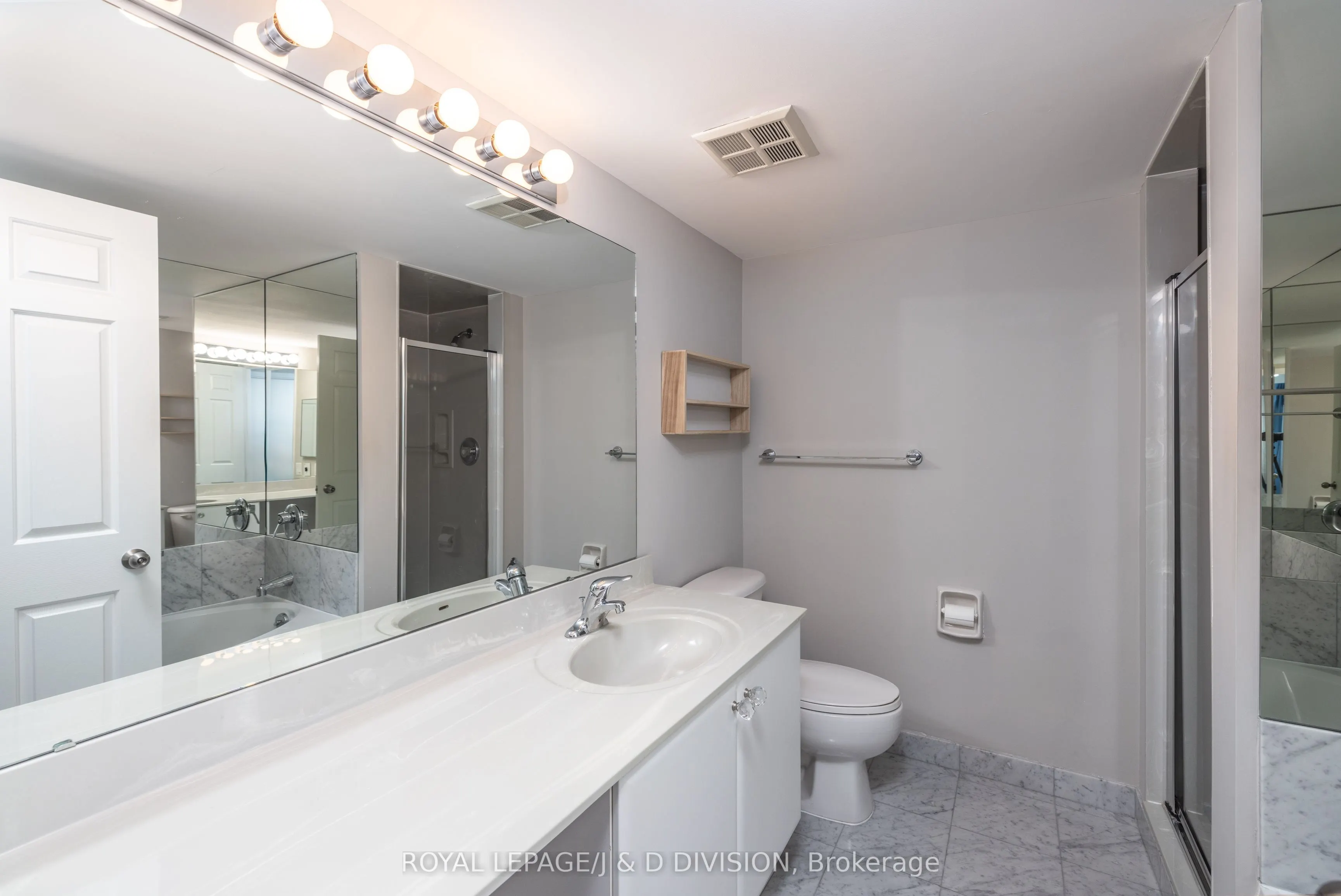 717 Bay Street, #1004