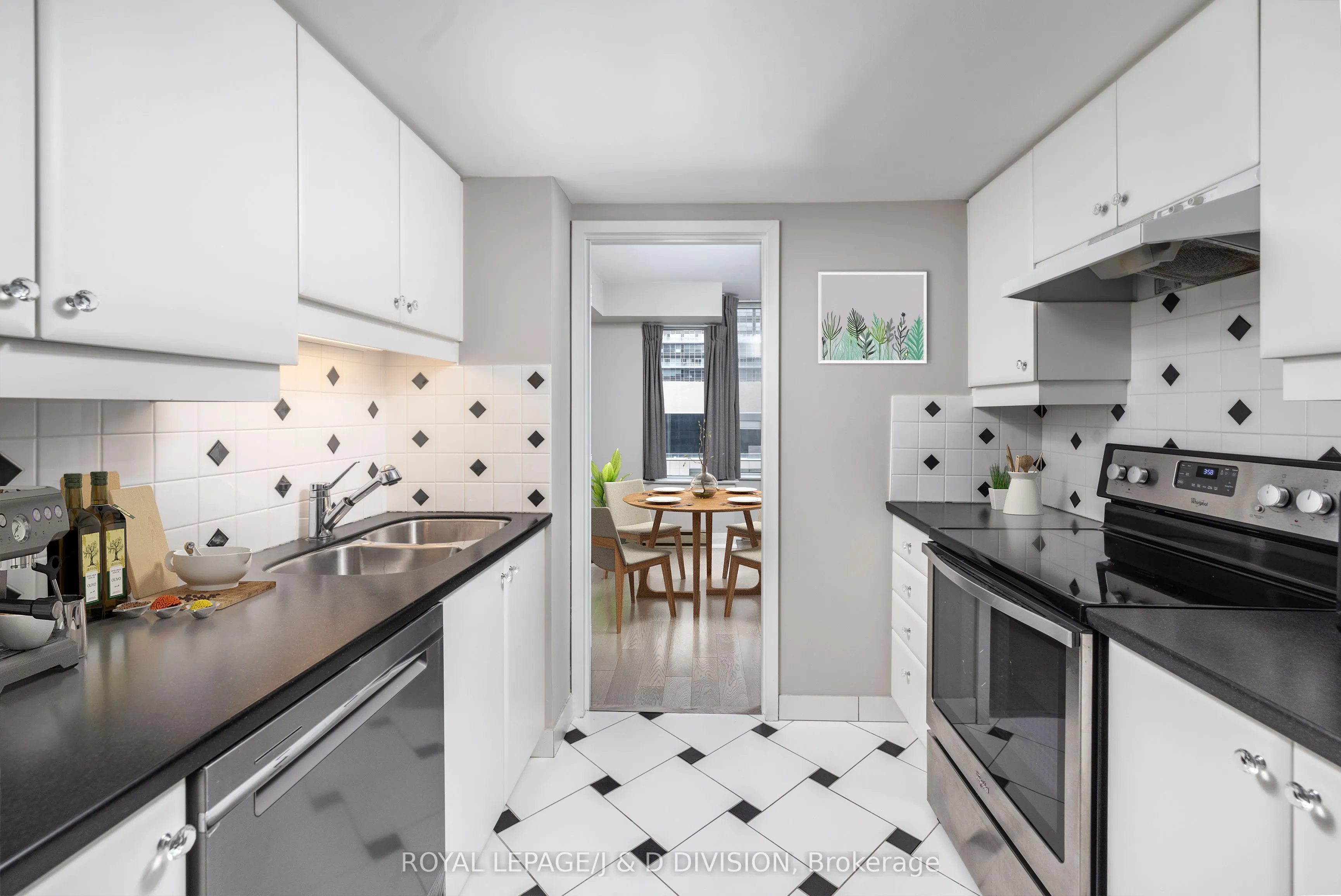 717 Bay Street, #1004