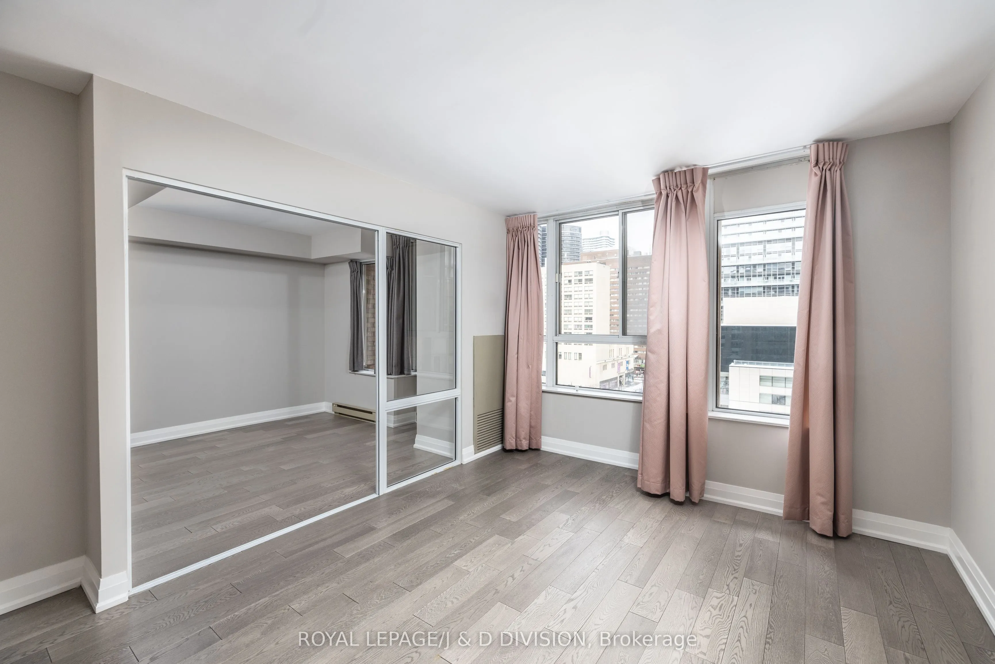 717 Bay Street, #1004