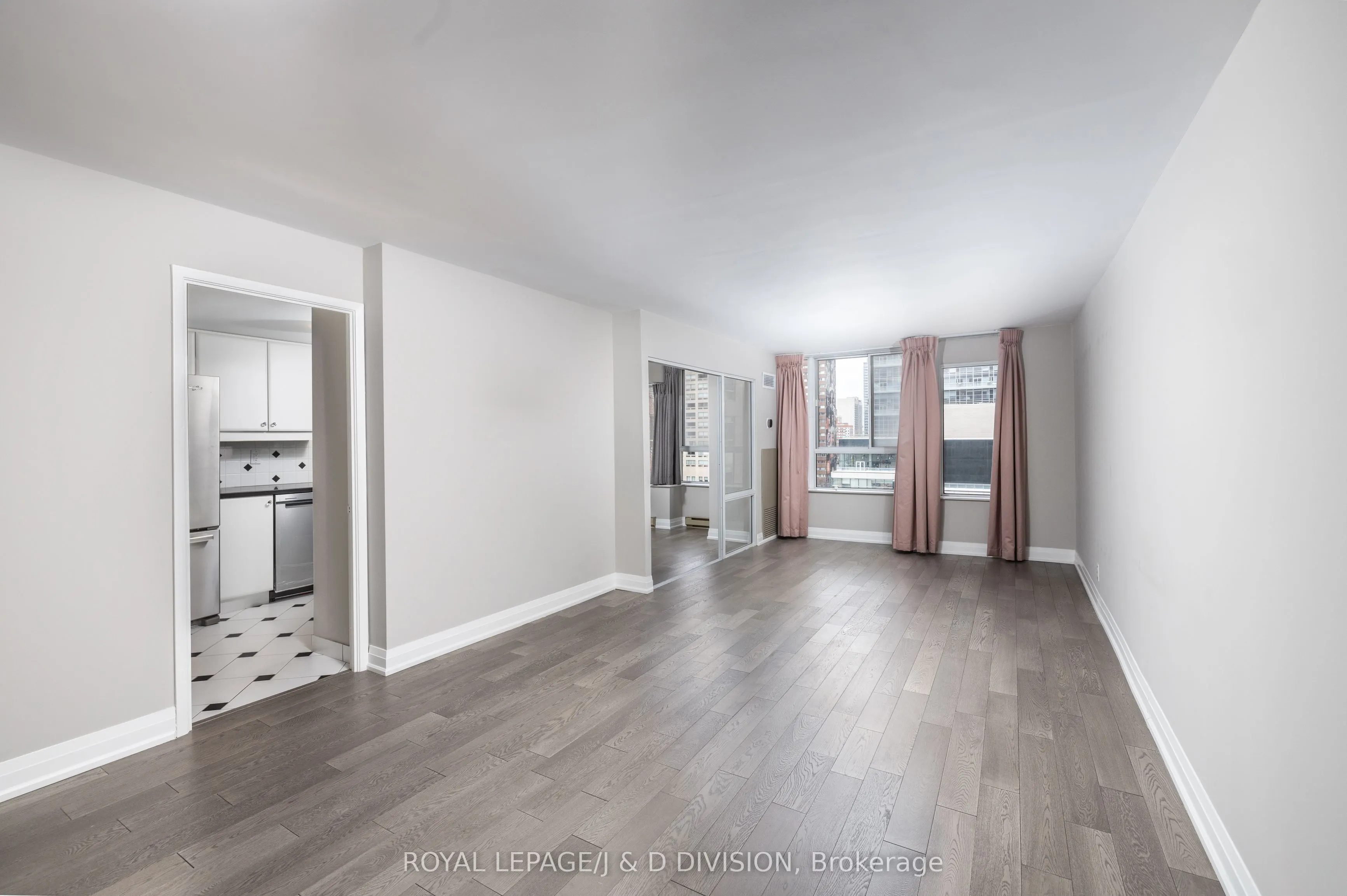 717 Bay Street, #1004