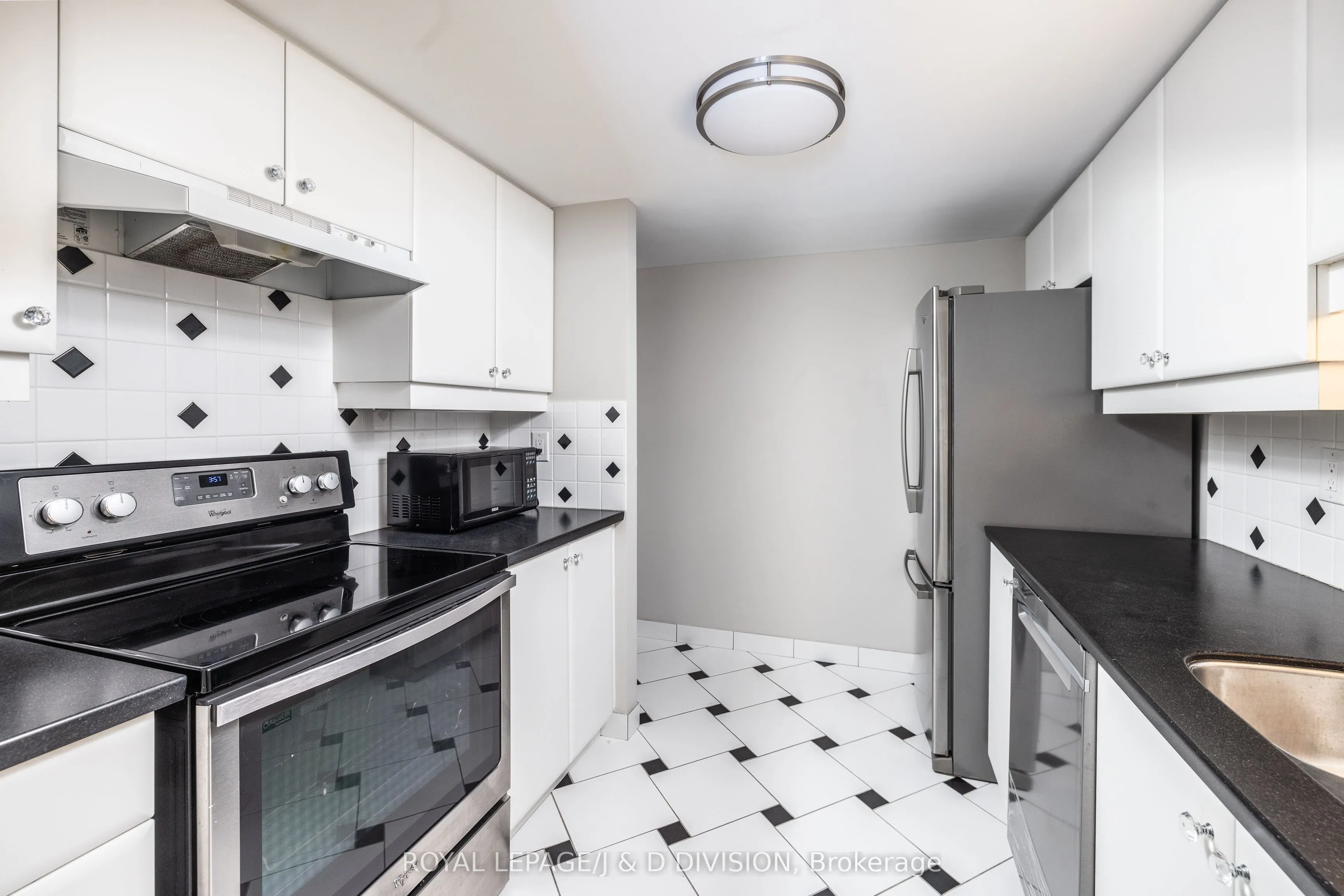 717 Bay Street, #1004
