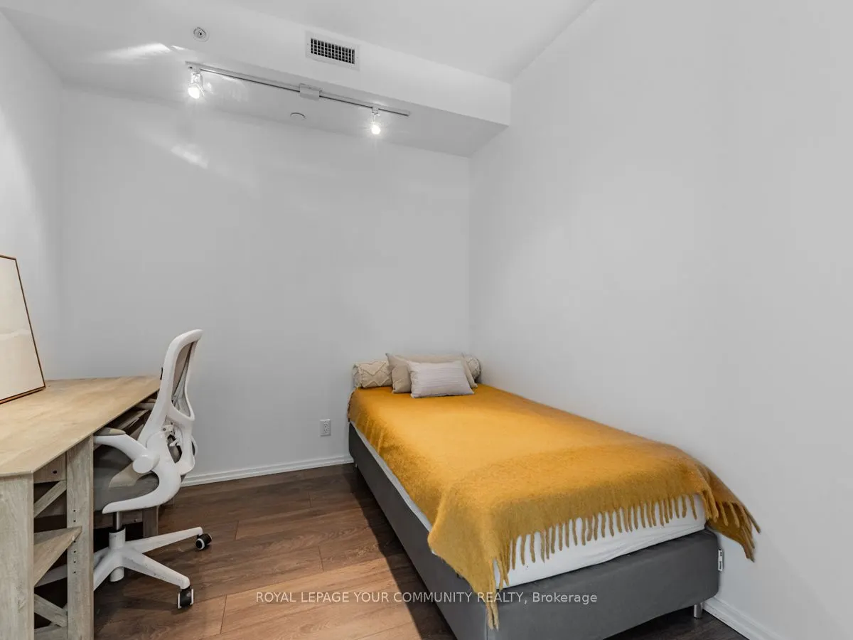 125 Peter Street, #1604