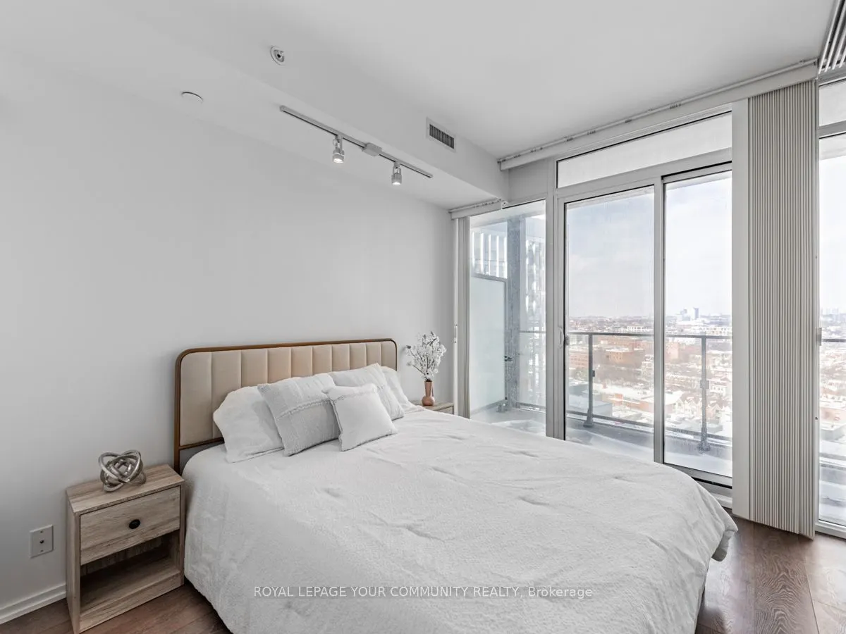 125 Peter Street, #1604