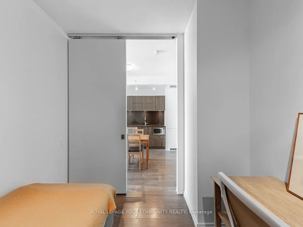 125 Peter Street, #1604