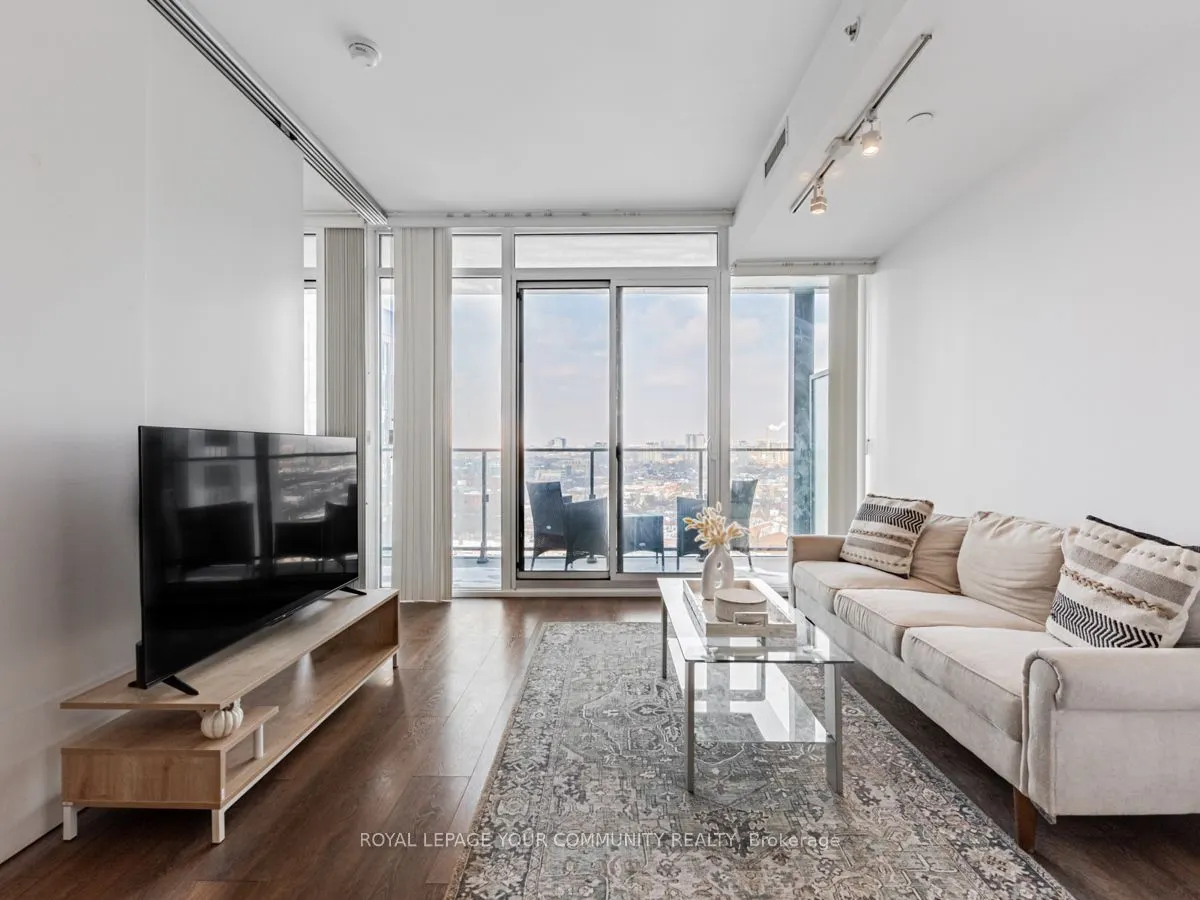 125 Peter Street, #1604
