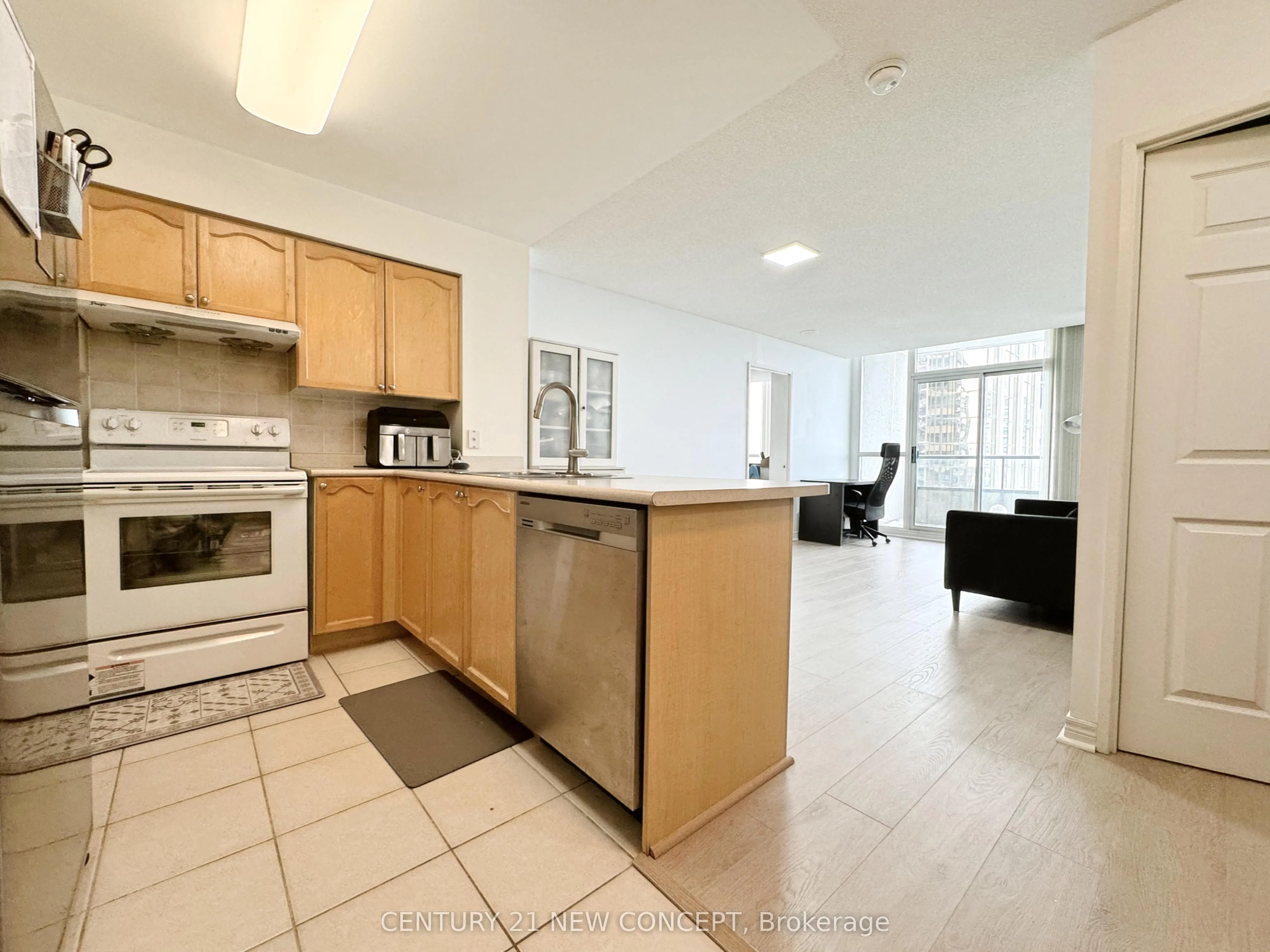 23 Hollywood Avenue, #2803