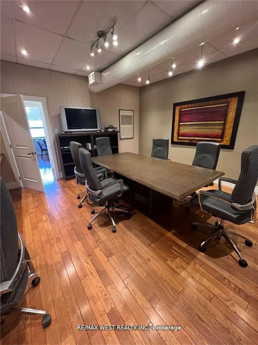 1170 Dundas Street W, #16