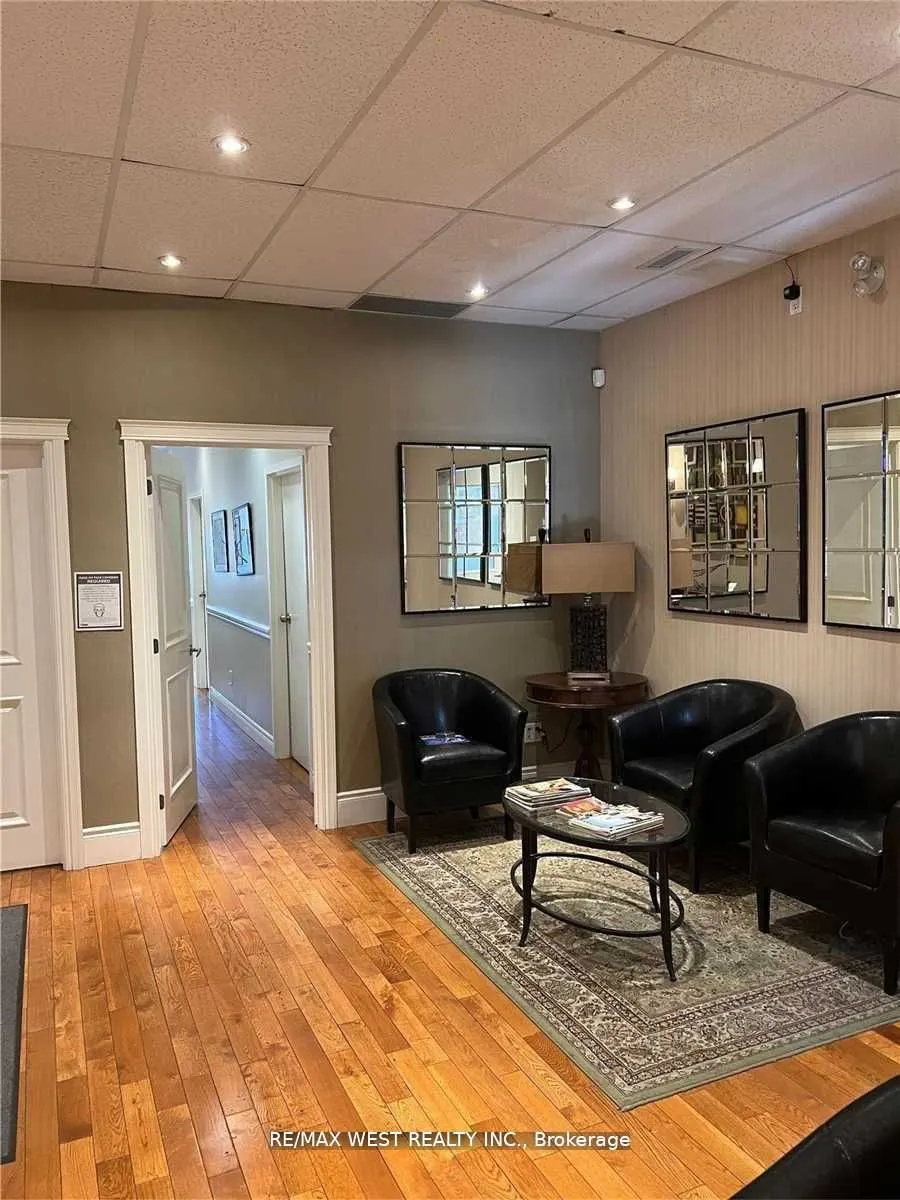 1170 Dundas Street W, #16