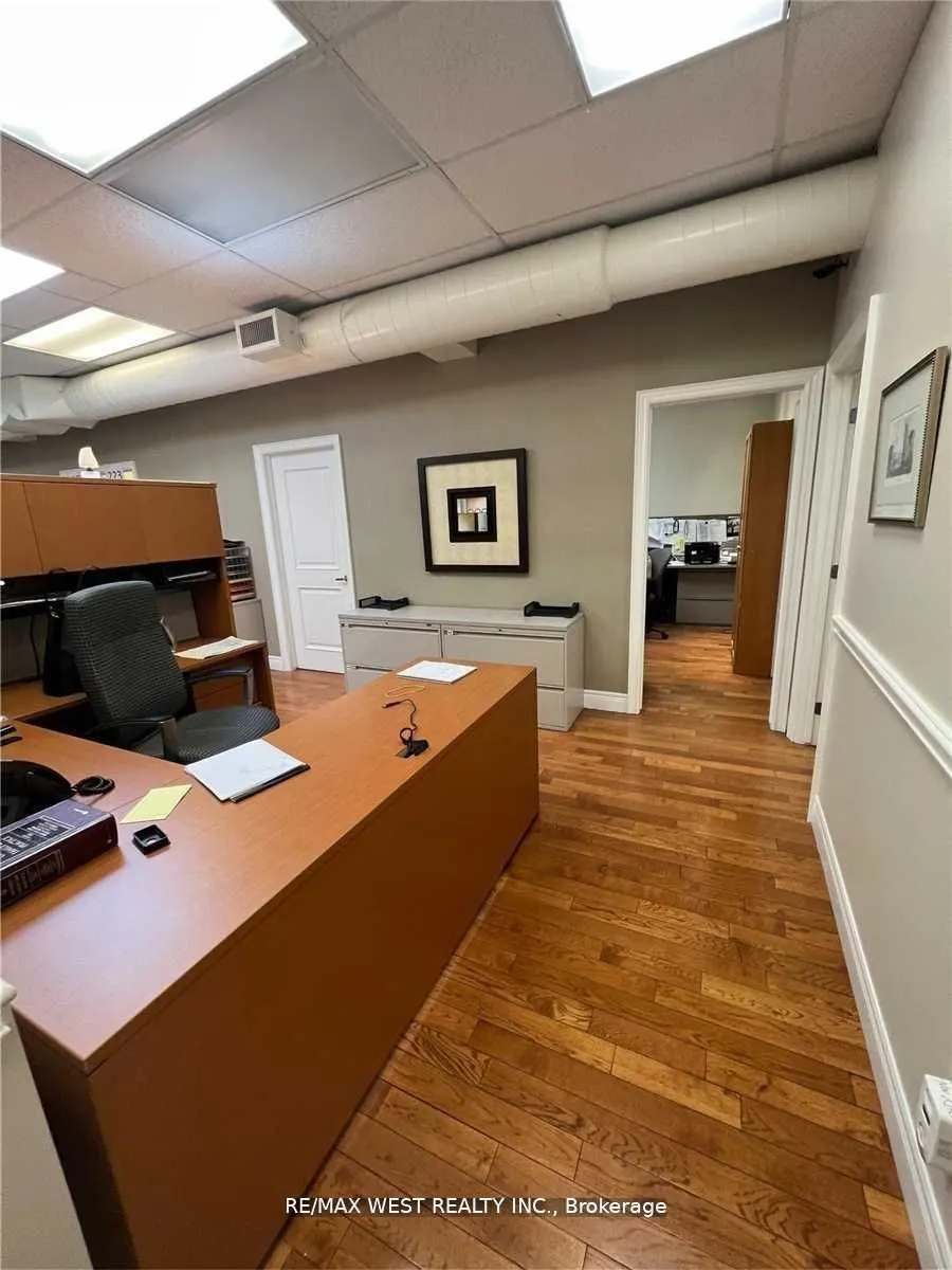 1170 Dundas Street W, #16