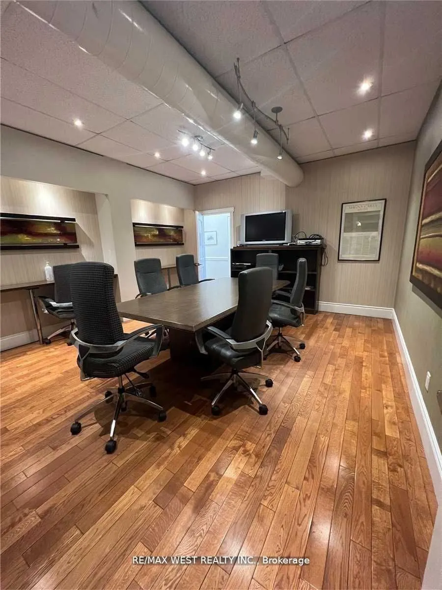 1170 Dundas Street W, #16
