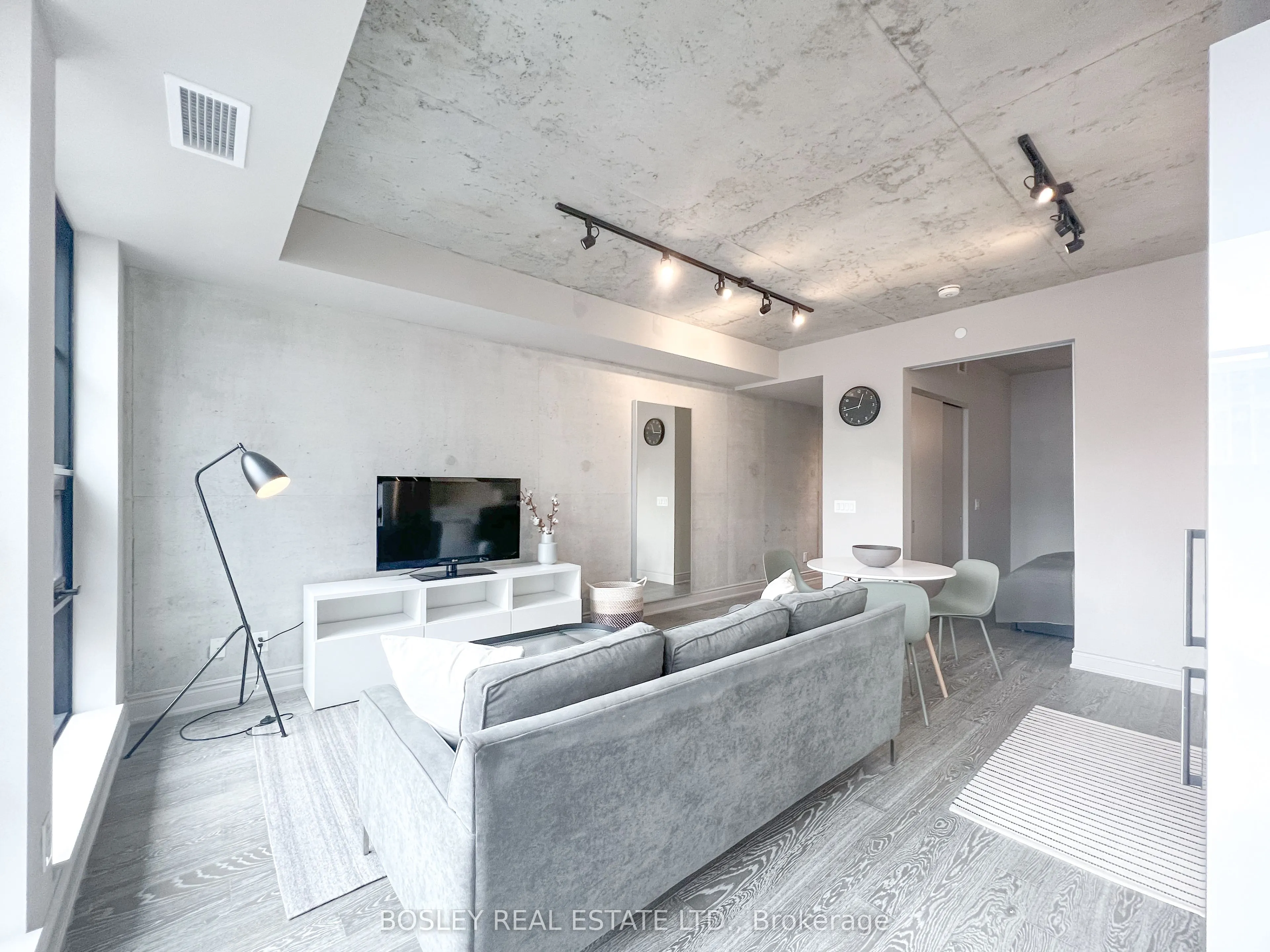608 Richmond Street W #709