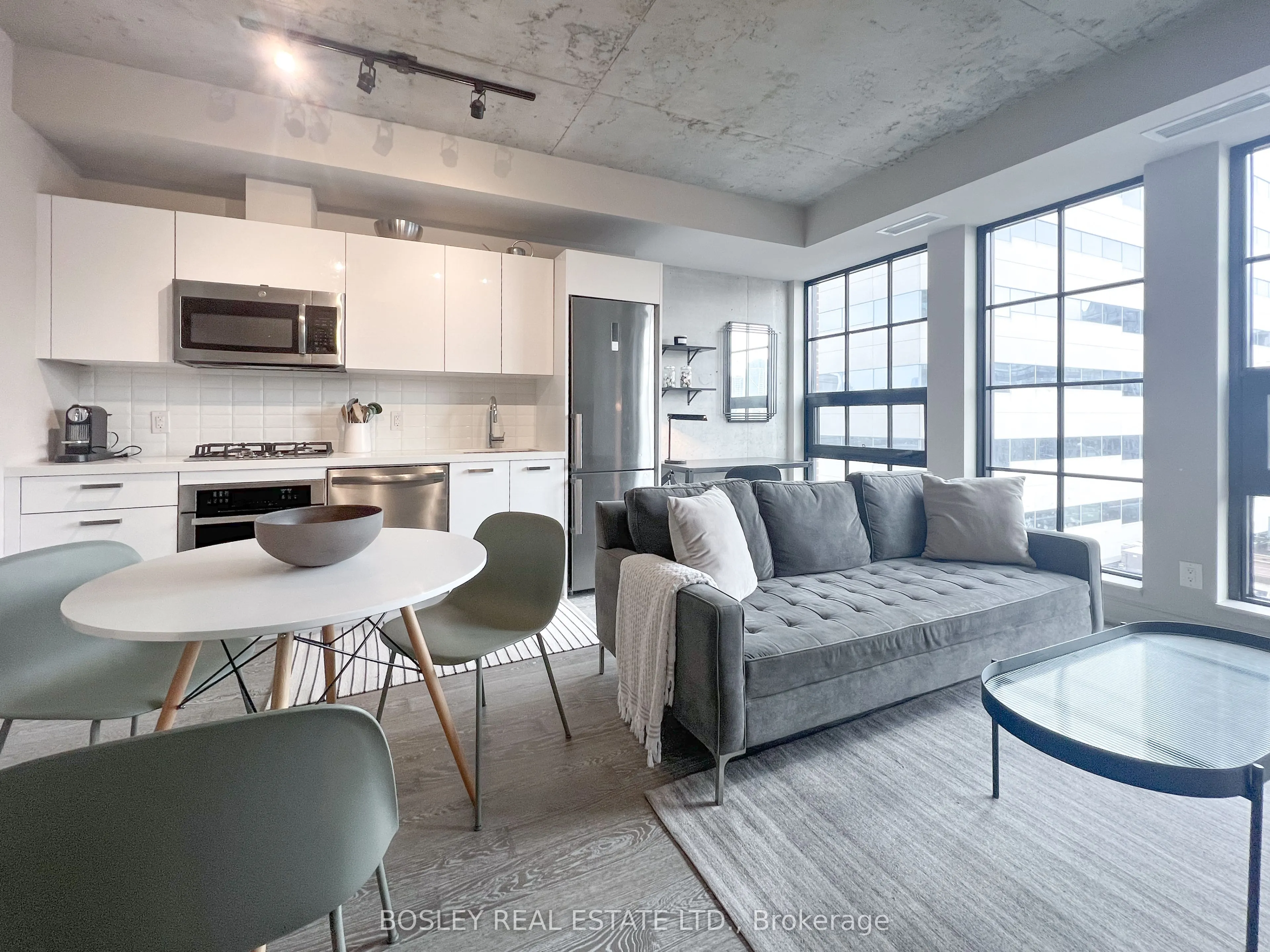 608 Richmond Street W #709