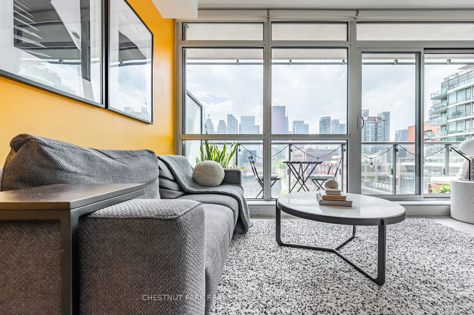 39 Sherbourne Street, #907