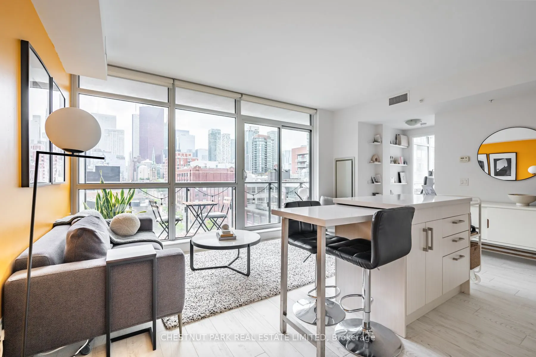 39 Sherbourne Street, #907