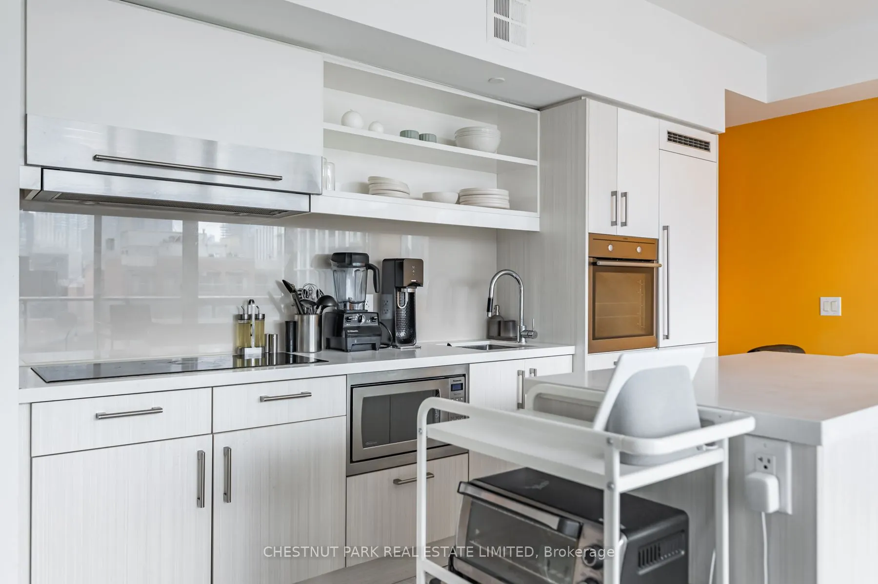 39 Sherbourne Street, #907