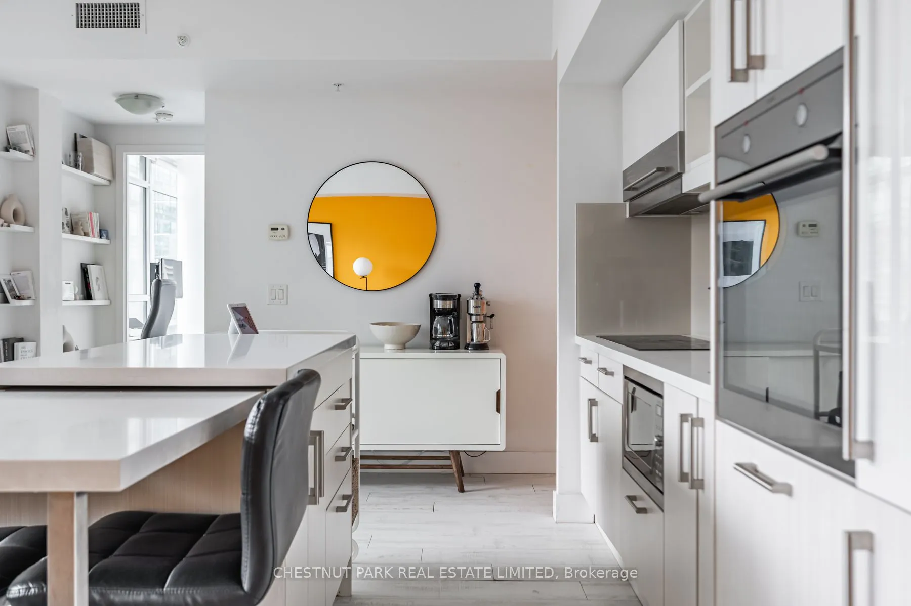 39 Sherbourne Street, #907